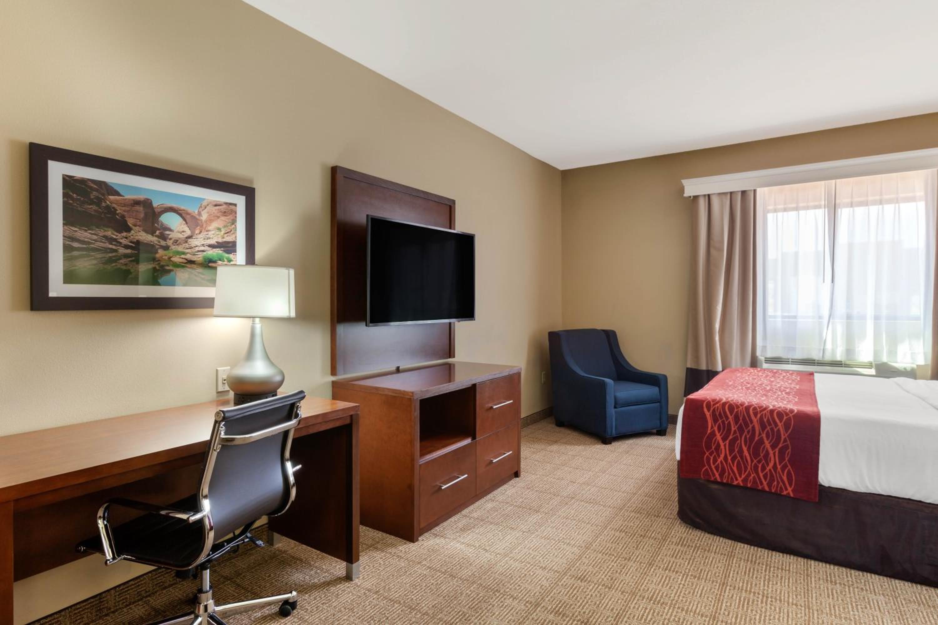 King Room - Non-Smoking - Photo 1