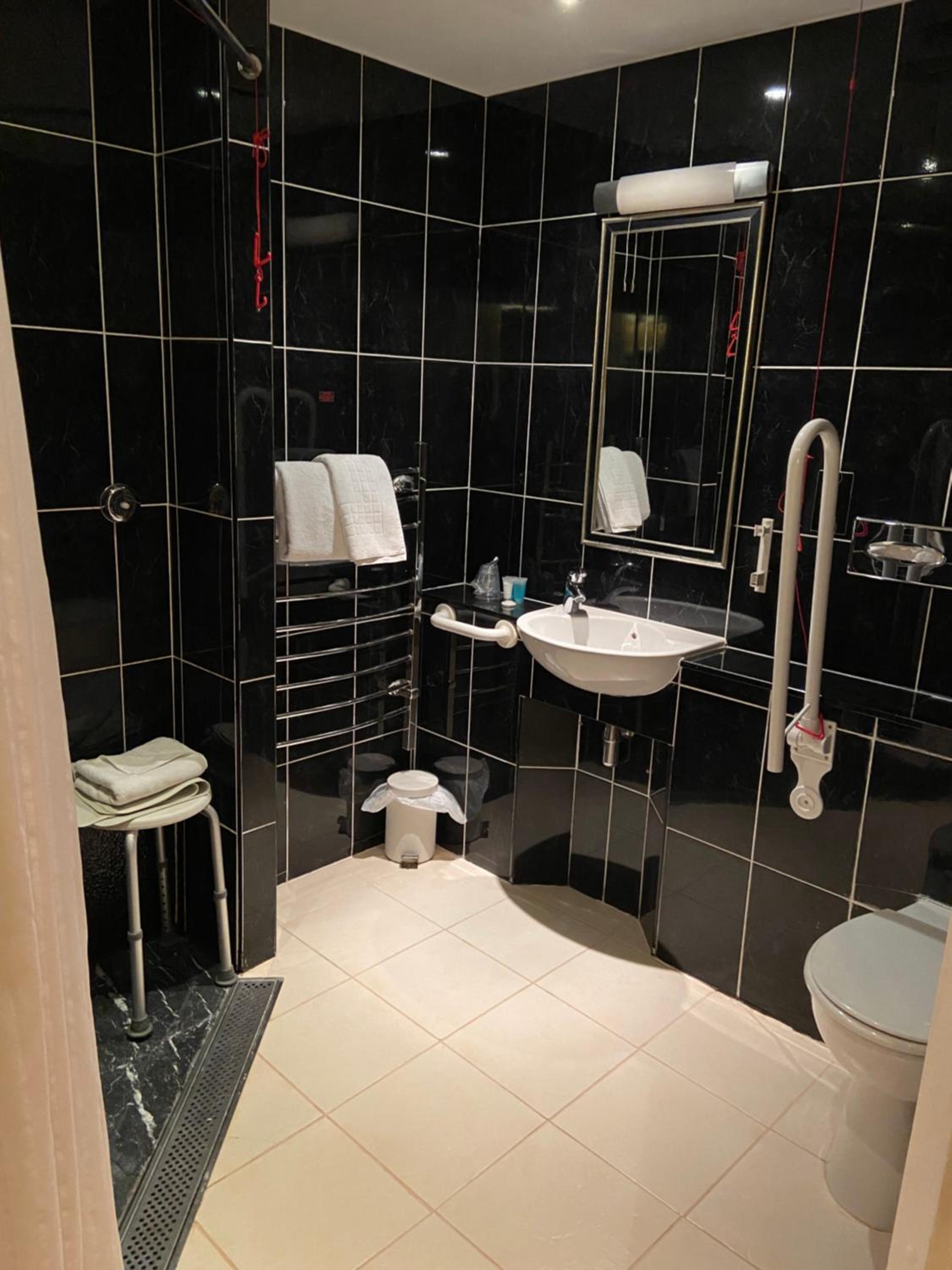 Double Room - Disability Access - Photo 1