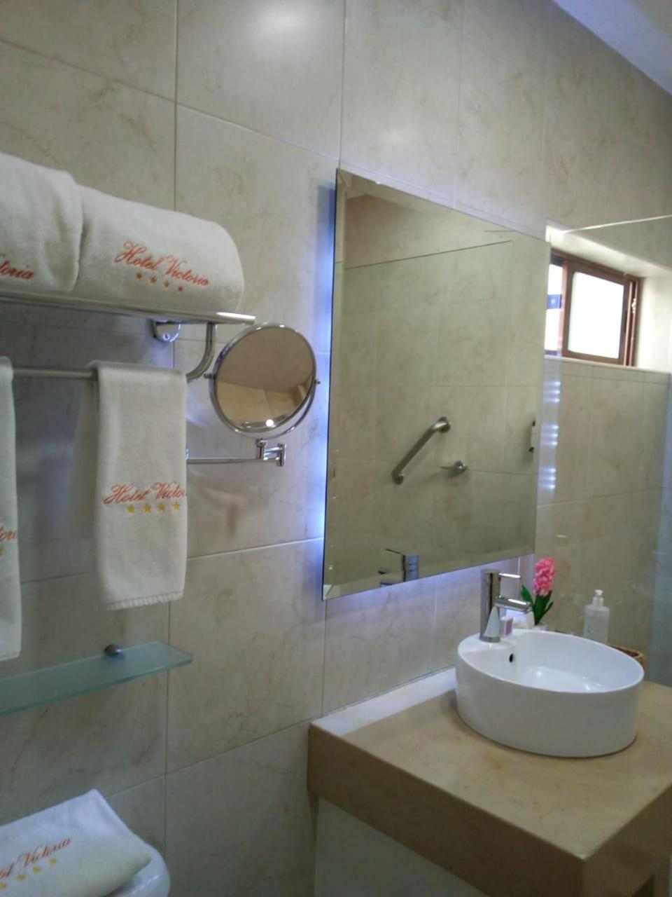 Standard Queen Room - Photo 7