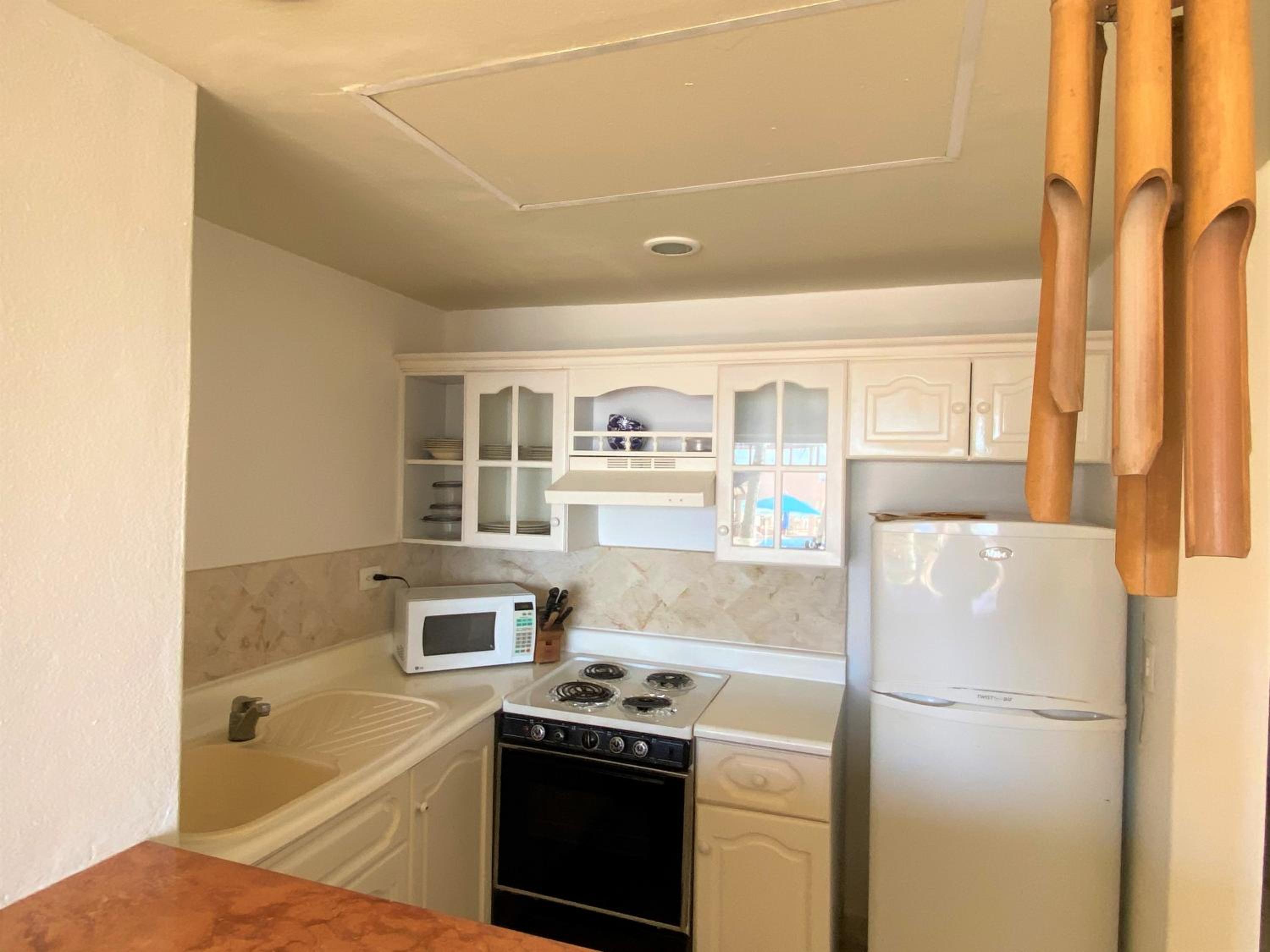 One-Bedroom Apartment - Photo 9