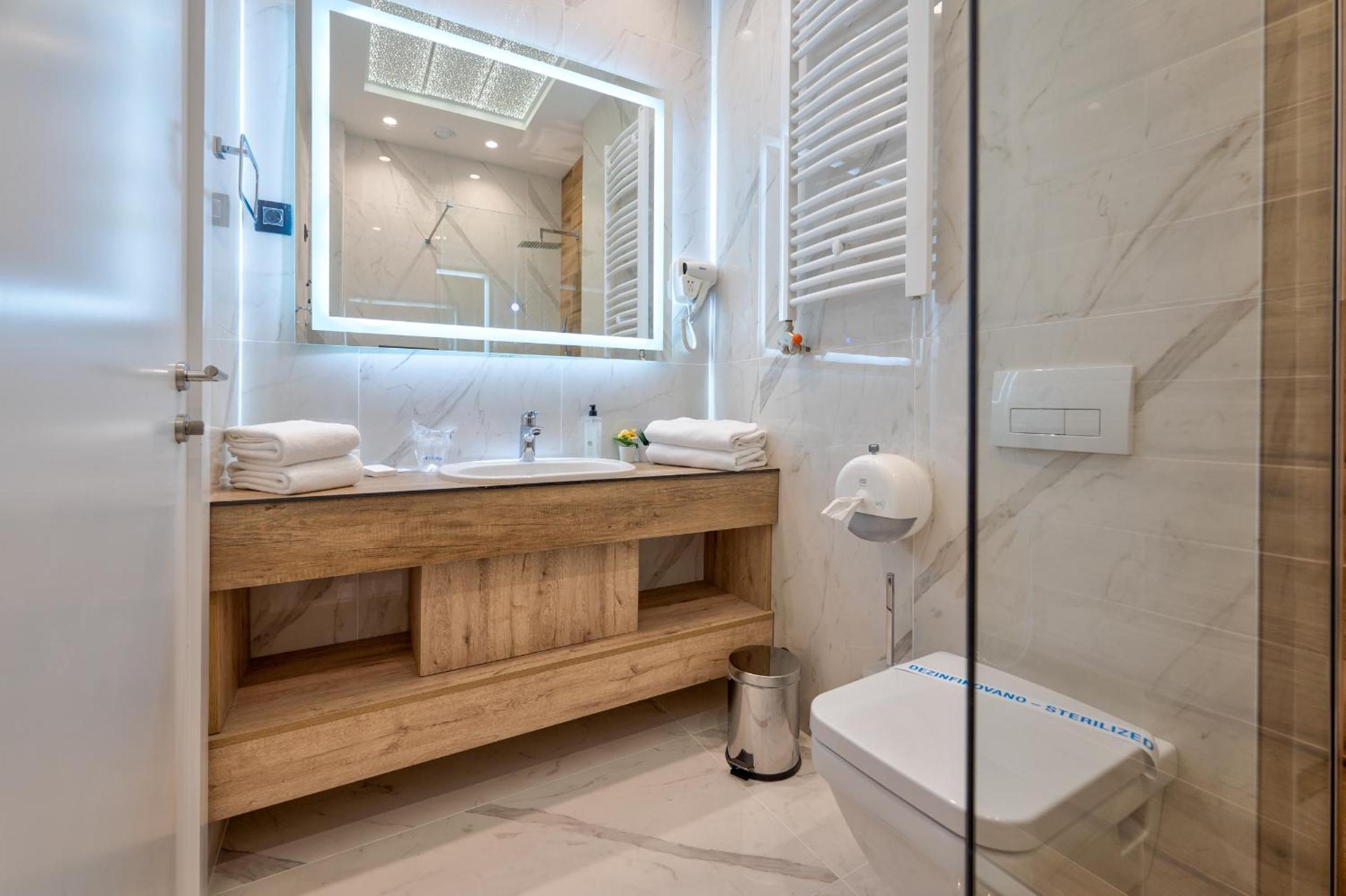 Standard Double Room - Photo 2