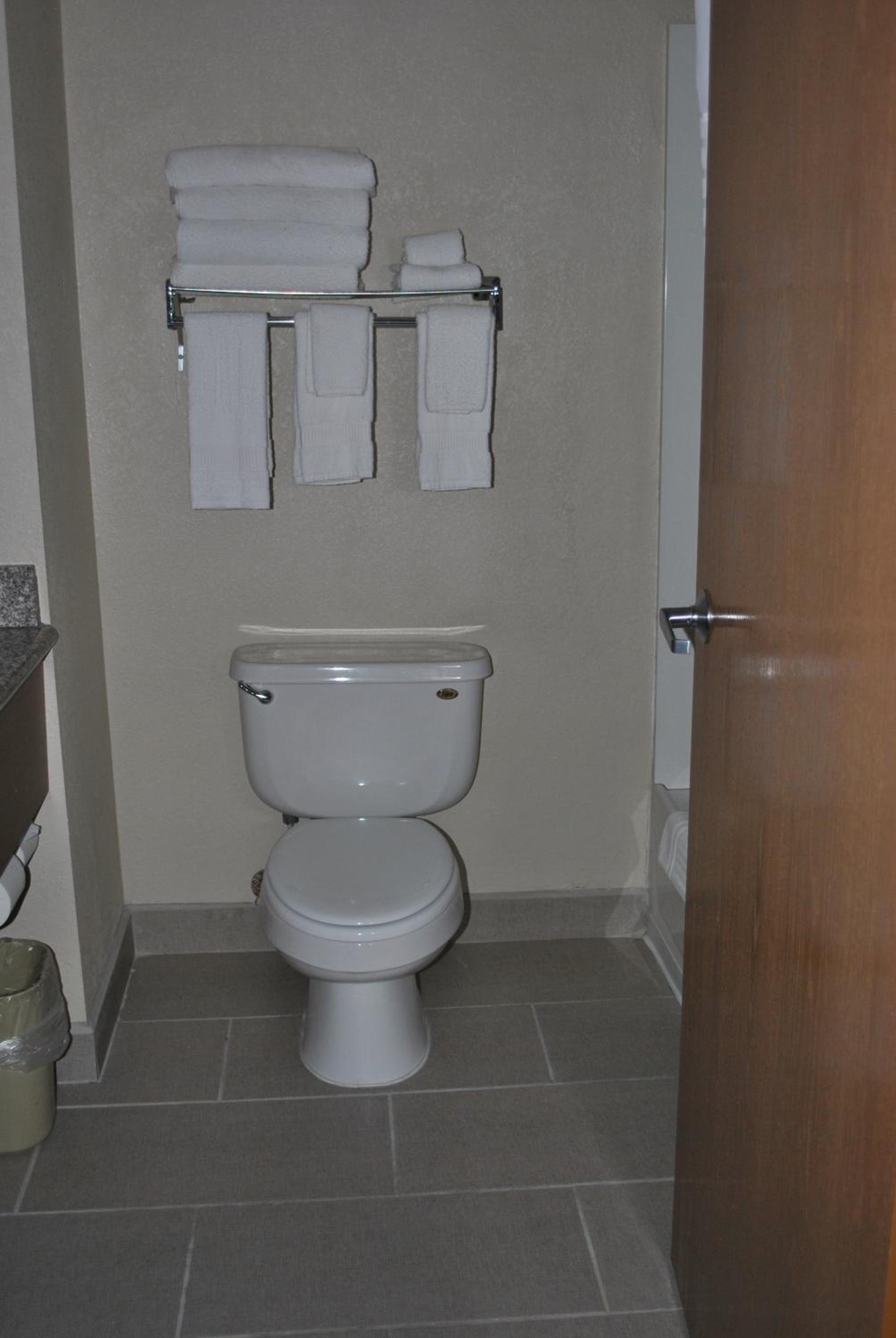 Family Room - Non-Smoking - Photo 5