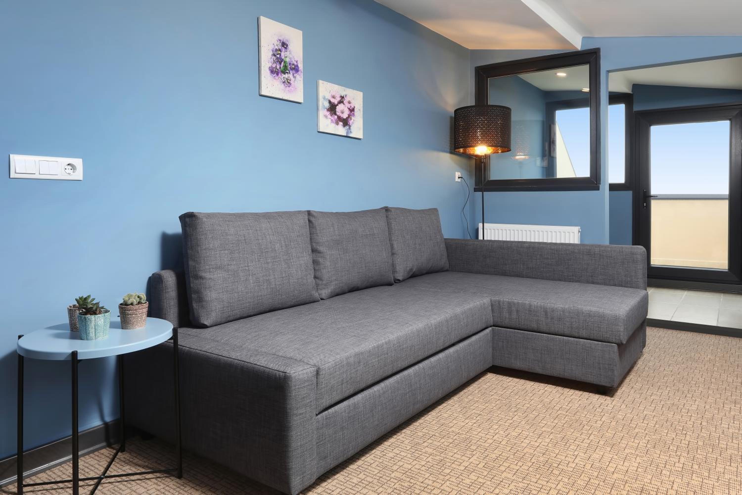Suite with Balcony - Photo 4