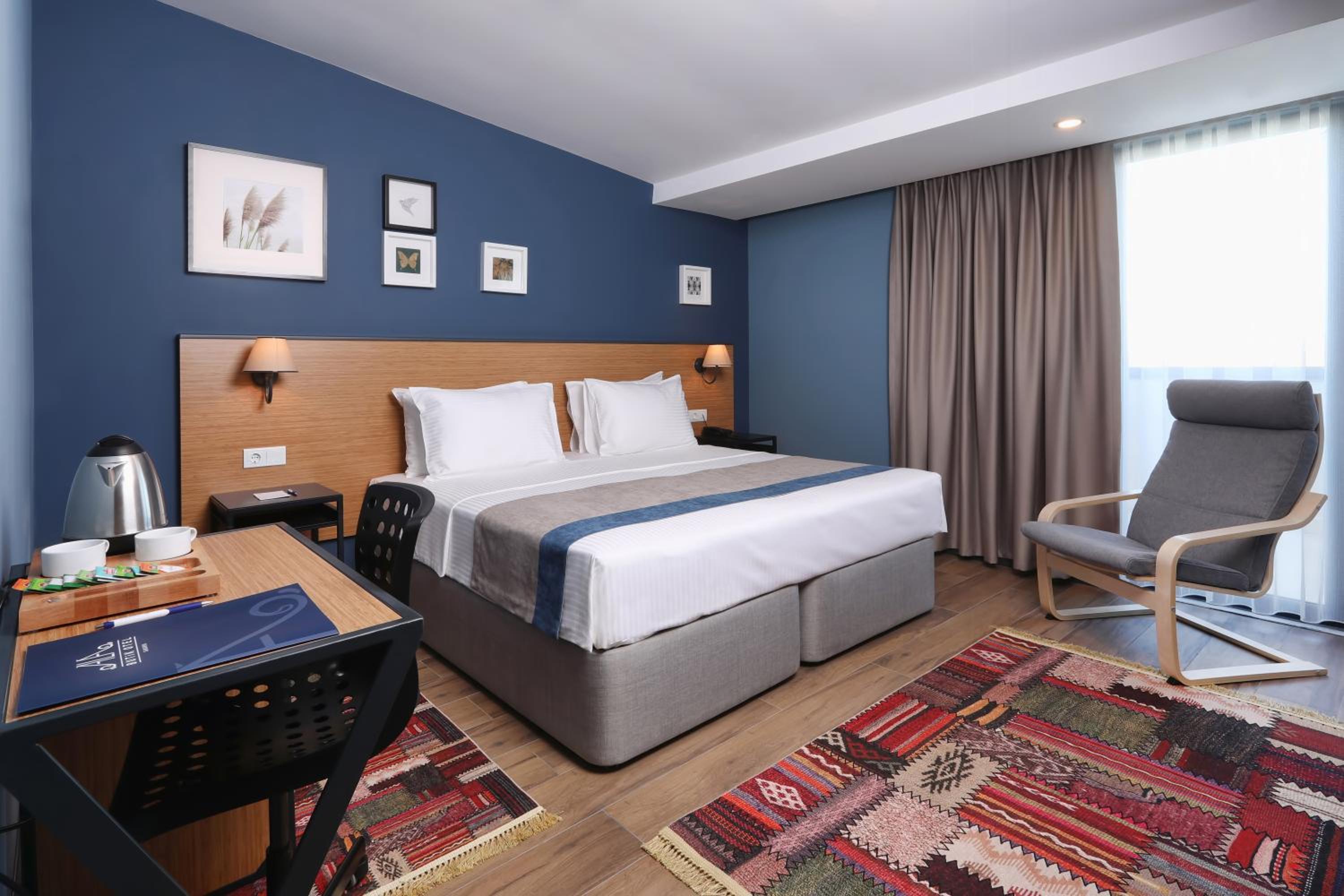 Deluxe Double Room with Balcony photo 2