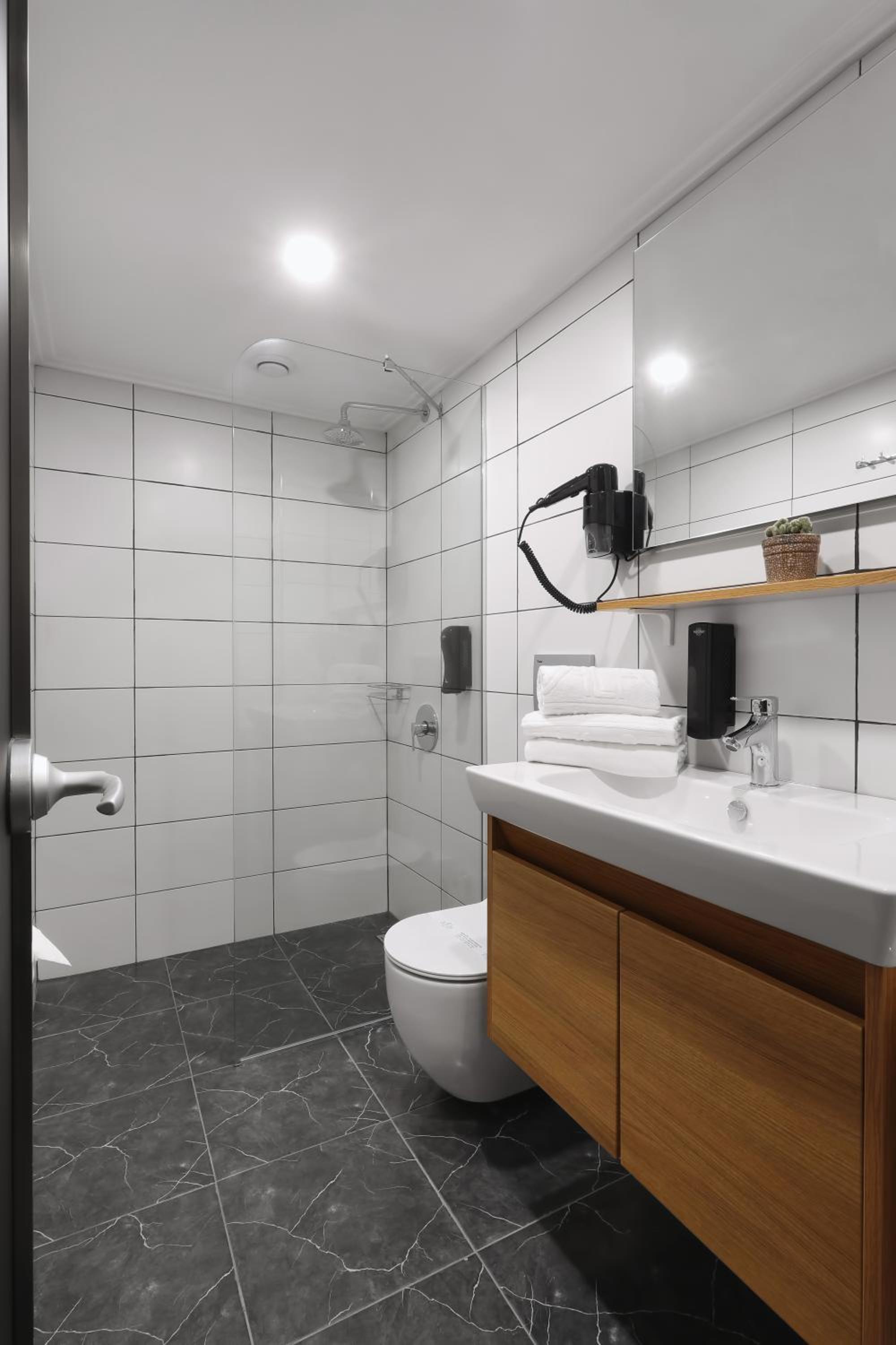 Deluxe Double Room with Balcony photo 3