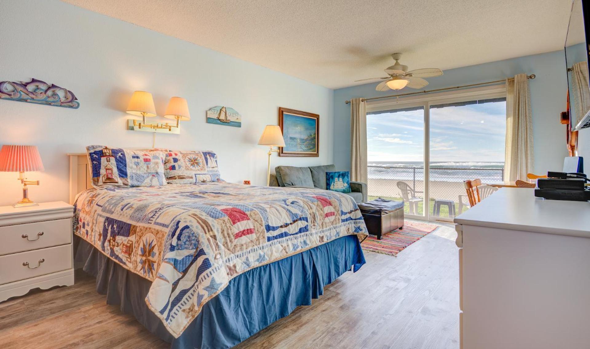Oceanfront Studio - Ground Floor