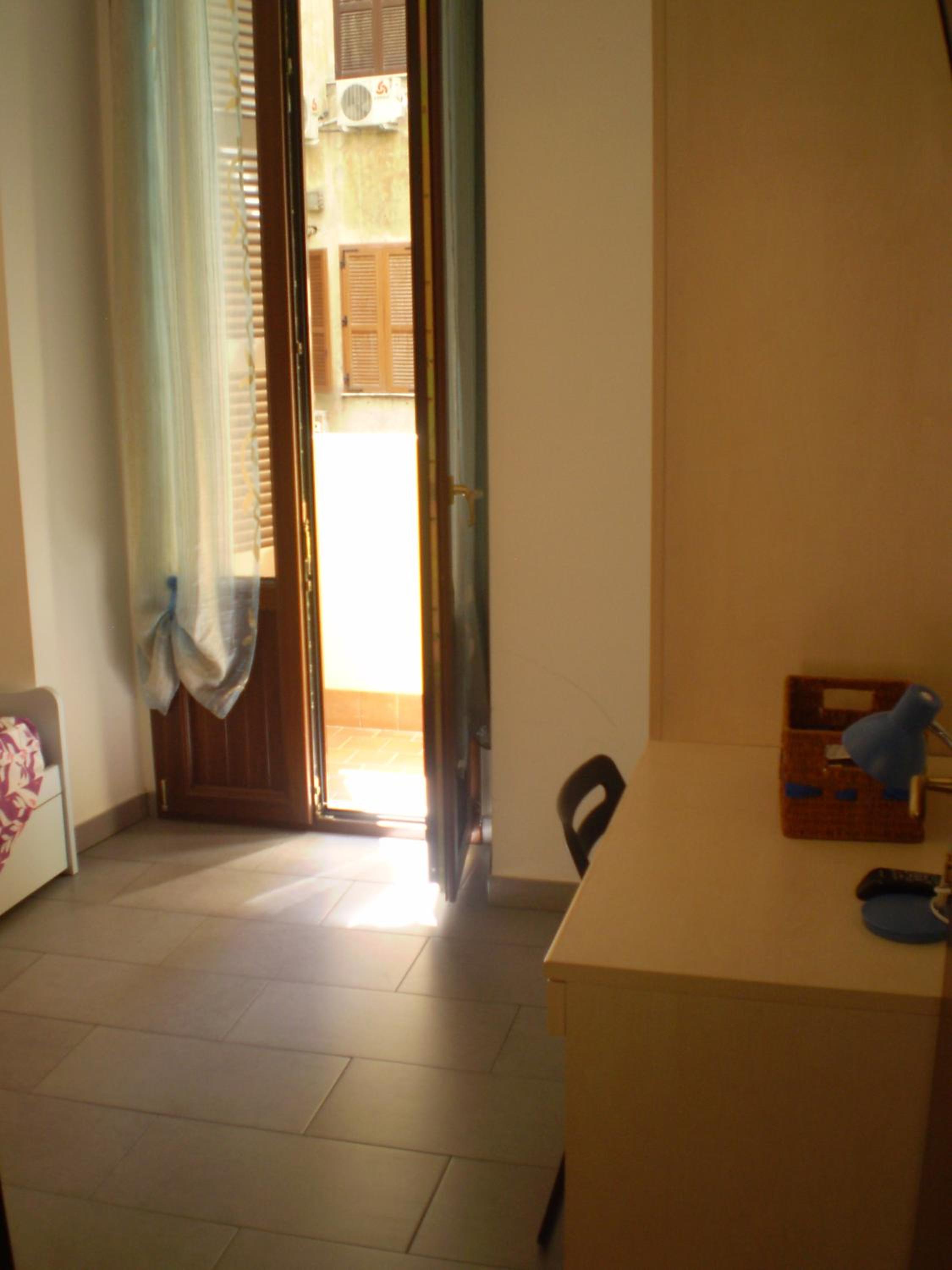 Single Room - Non-Smoking photo 3