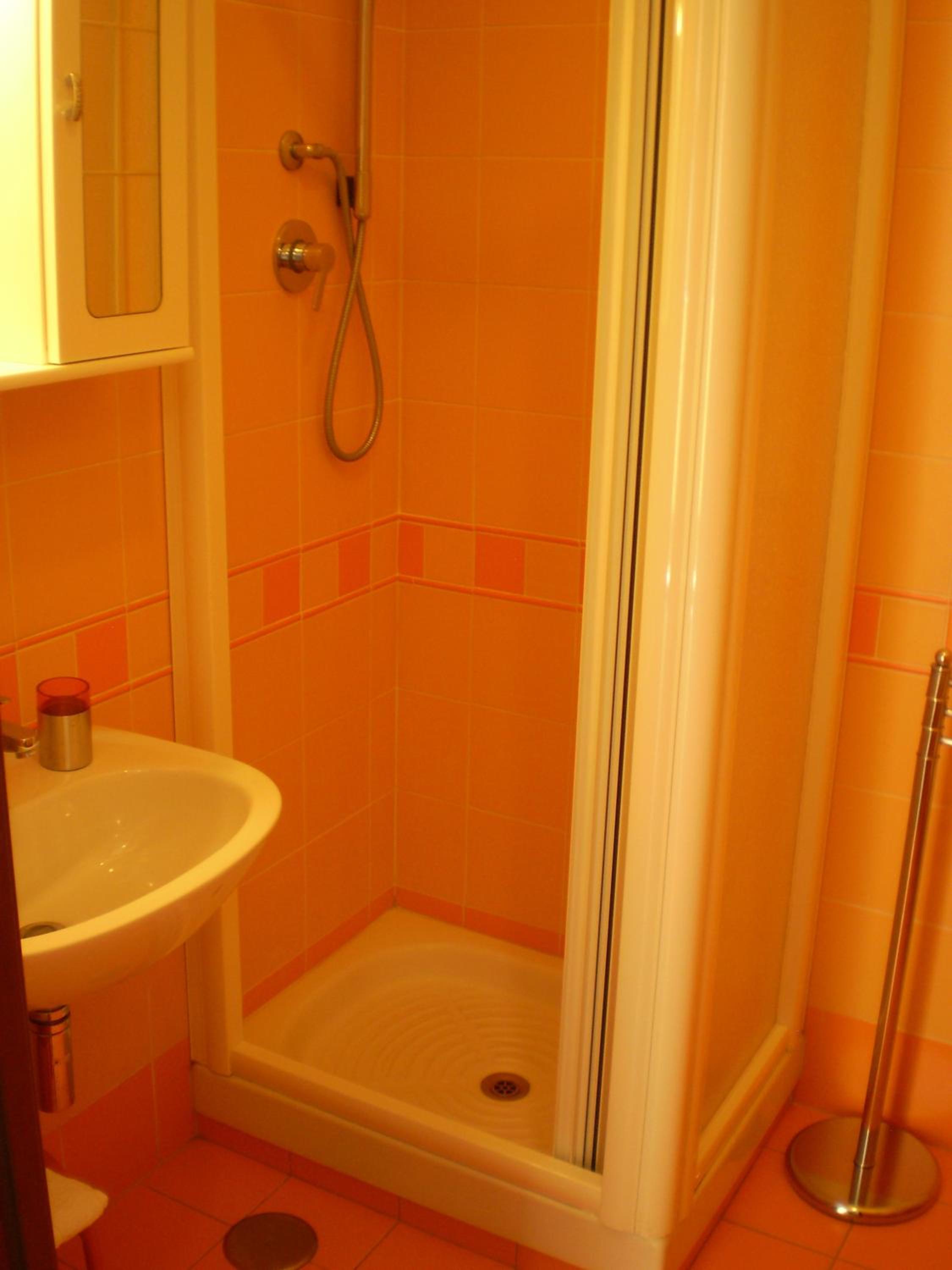 Single Room - Non-Smoking photo 2
