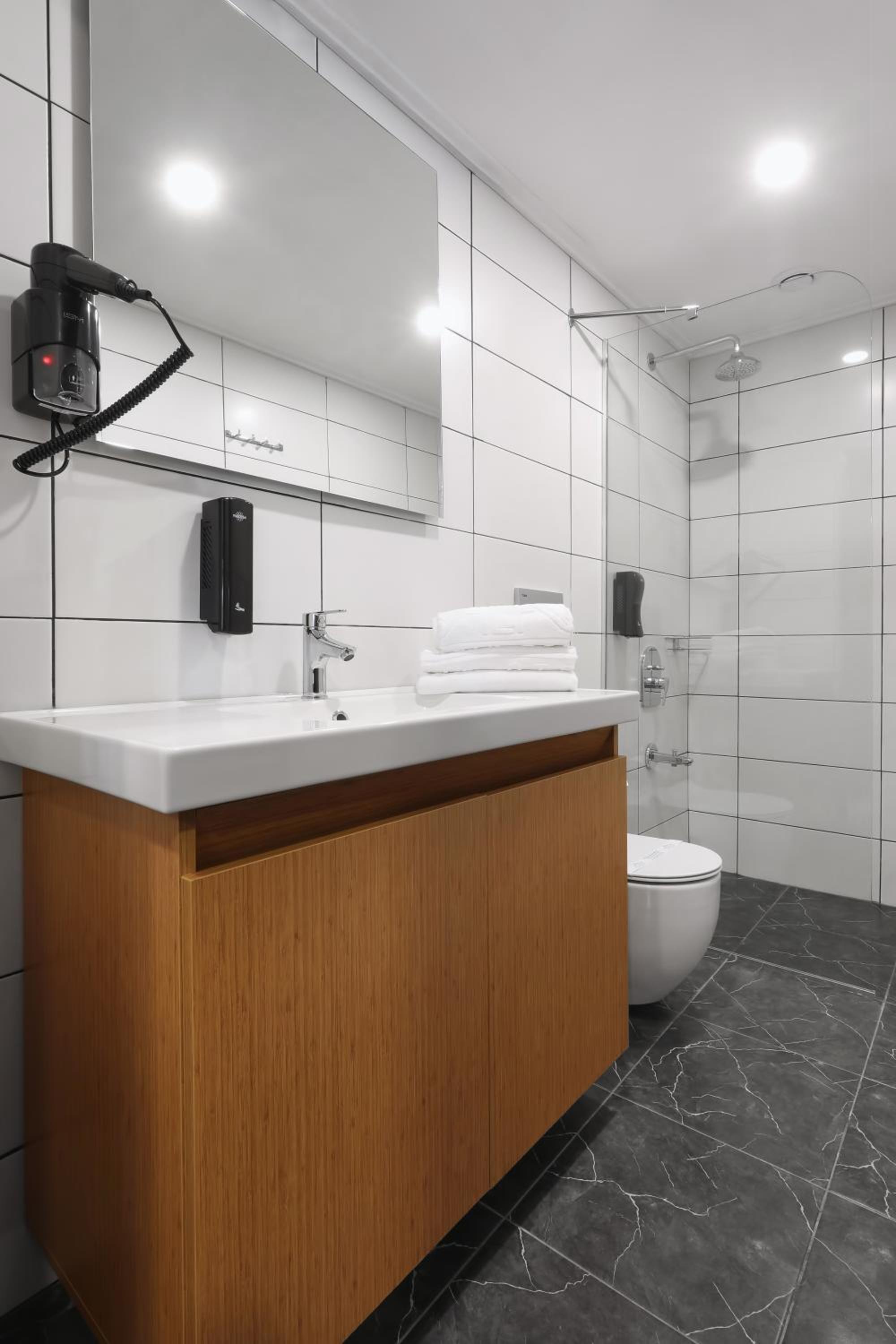 Double Room - Disability Access photo 2