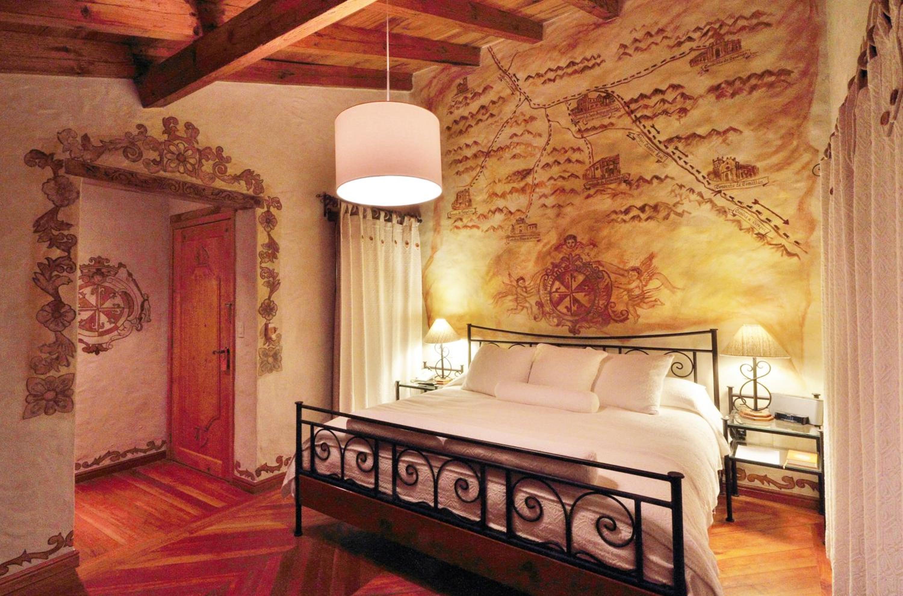 Deluxe King Room - Photo 4