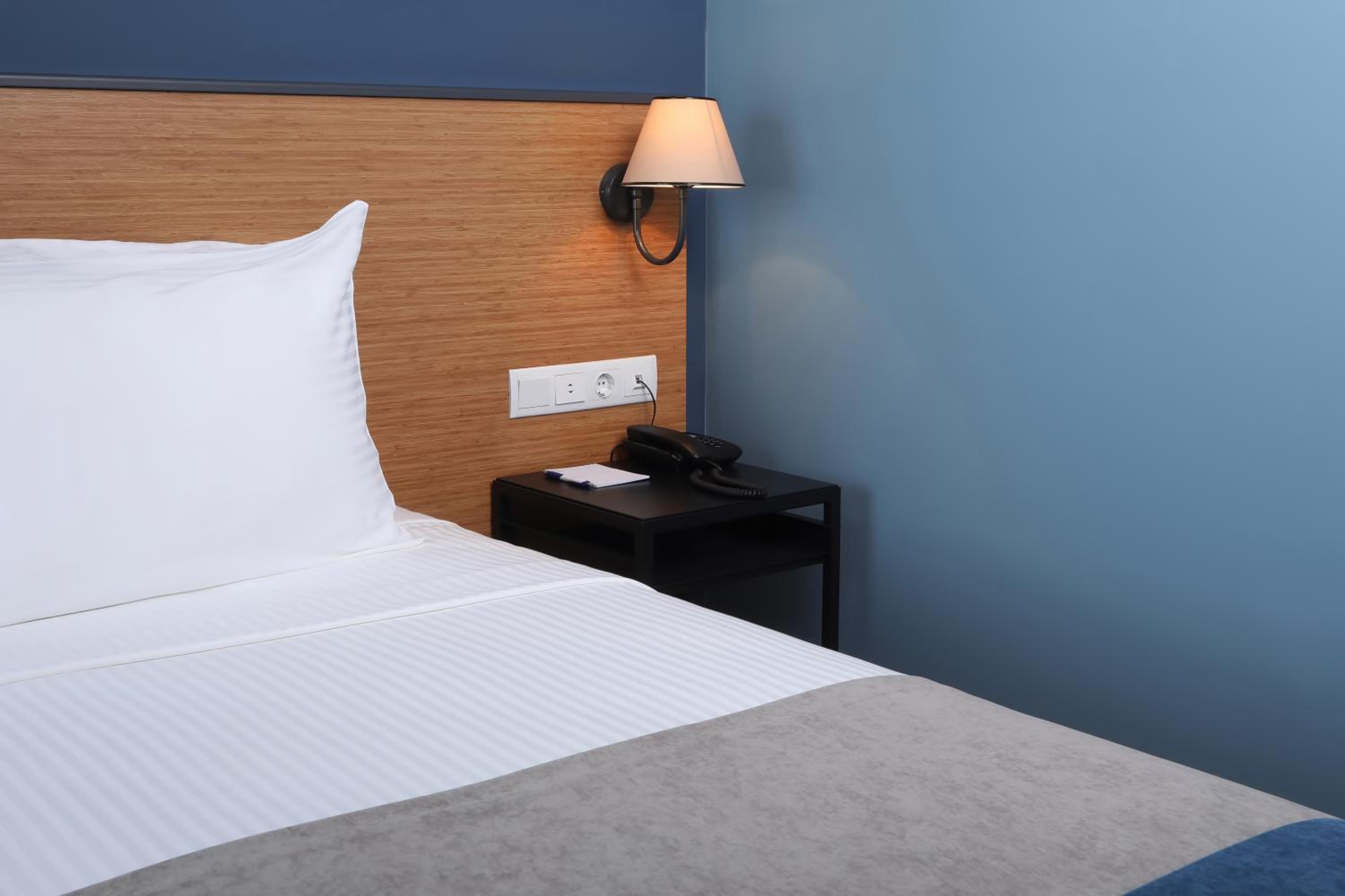 Double Room - Disability Access photo 3