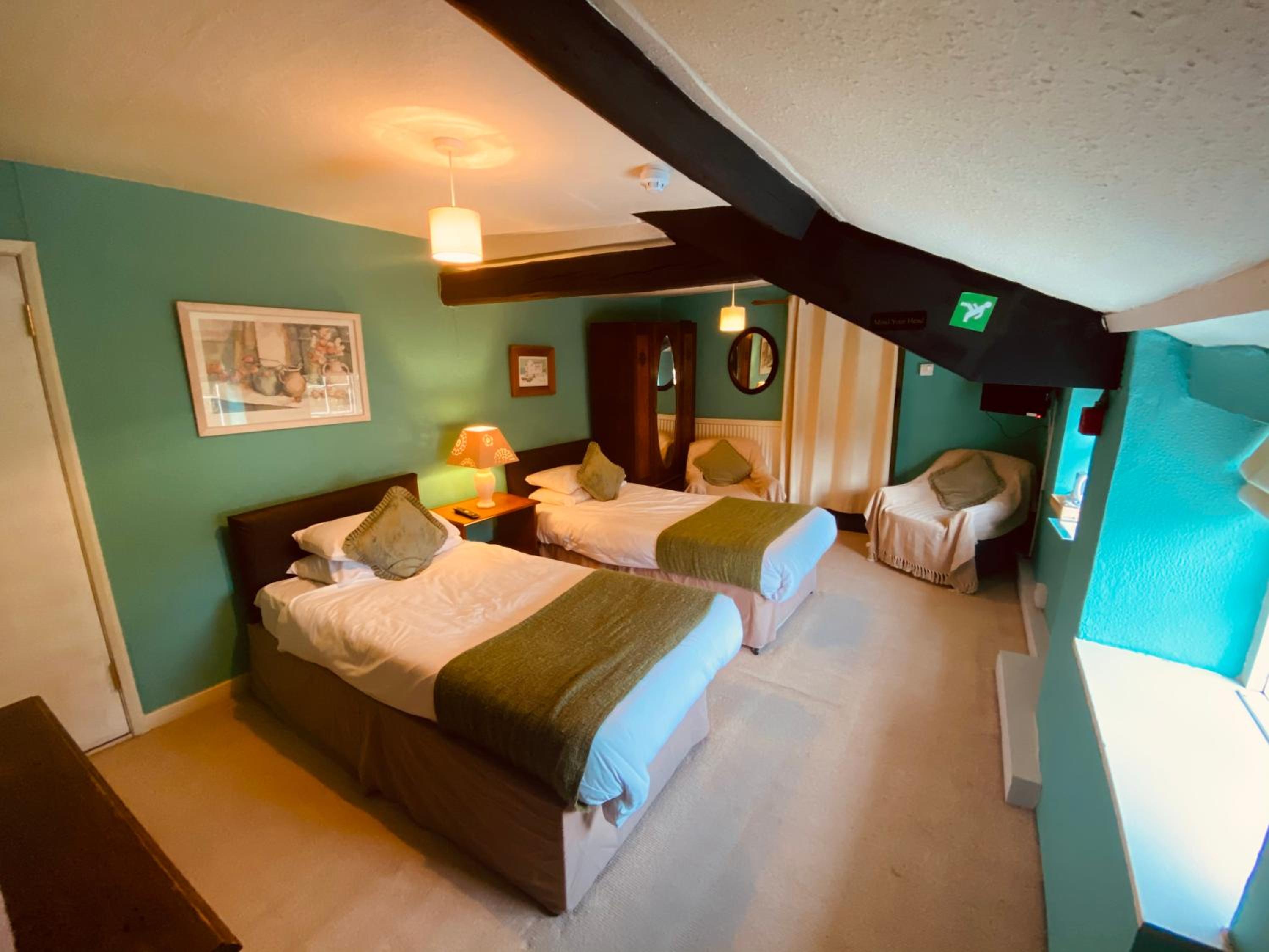 Twin Room With Private Bathroom photo 2