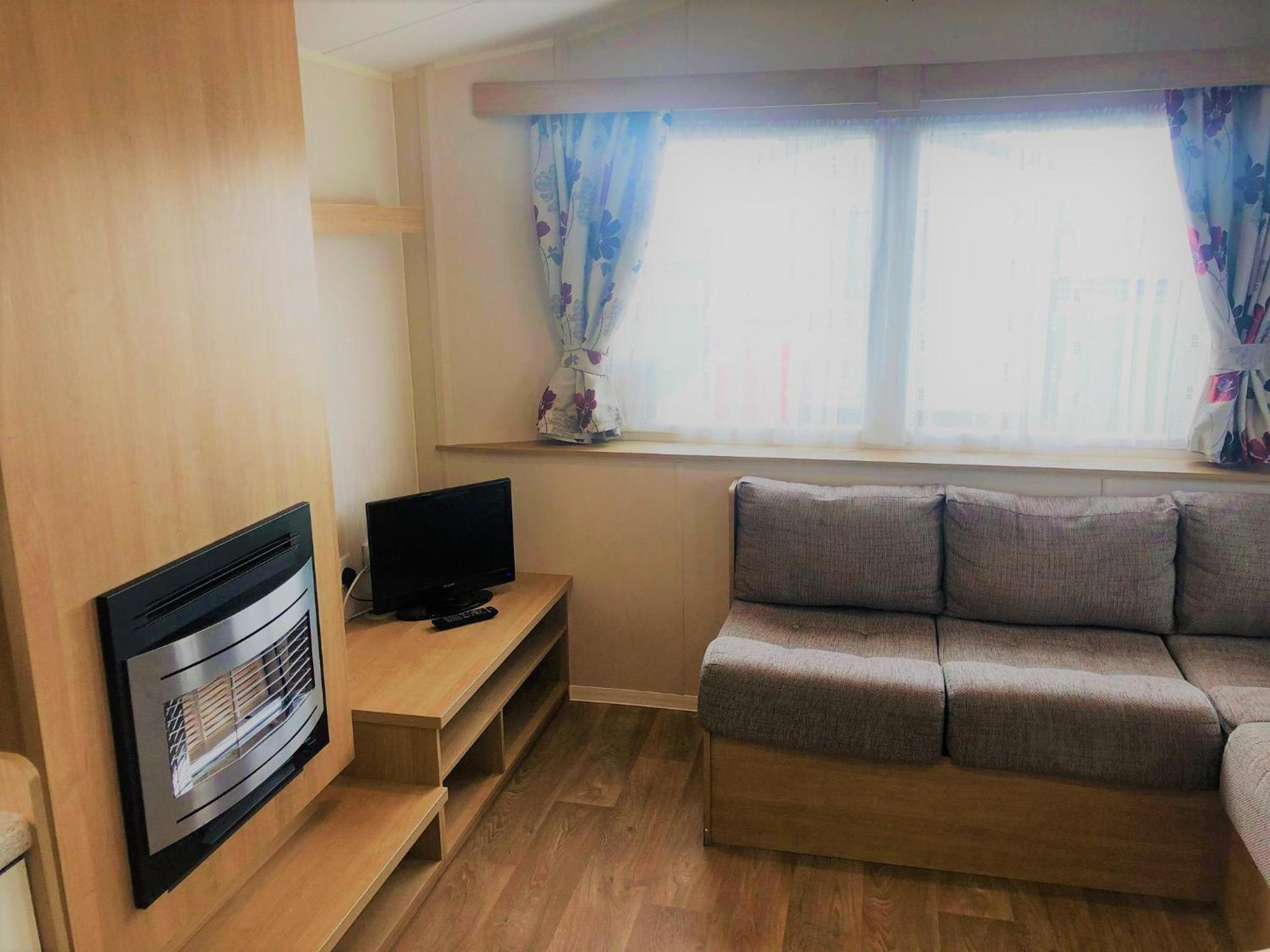 Three-Bedroom House photo 3