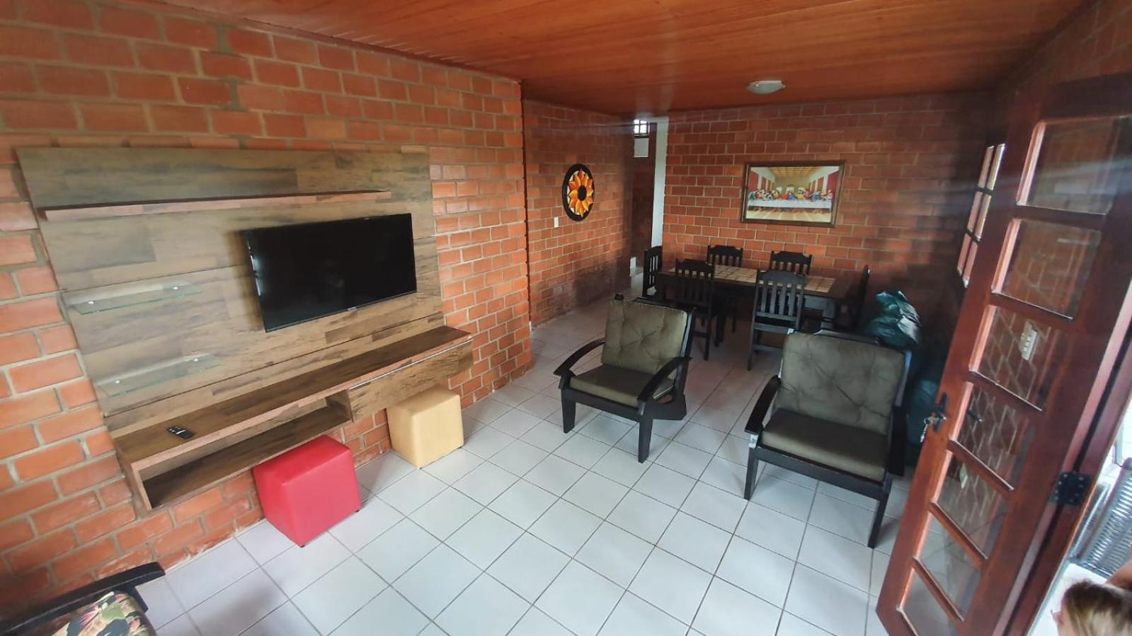 Four-Bedroom House photo 1