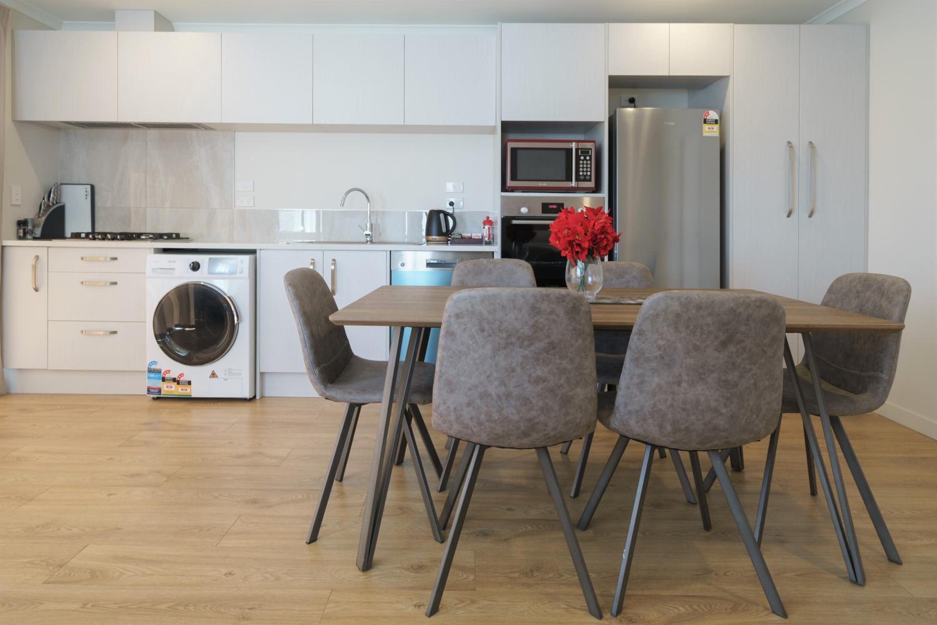 Two-Bedroom Apartment - Photo 4