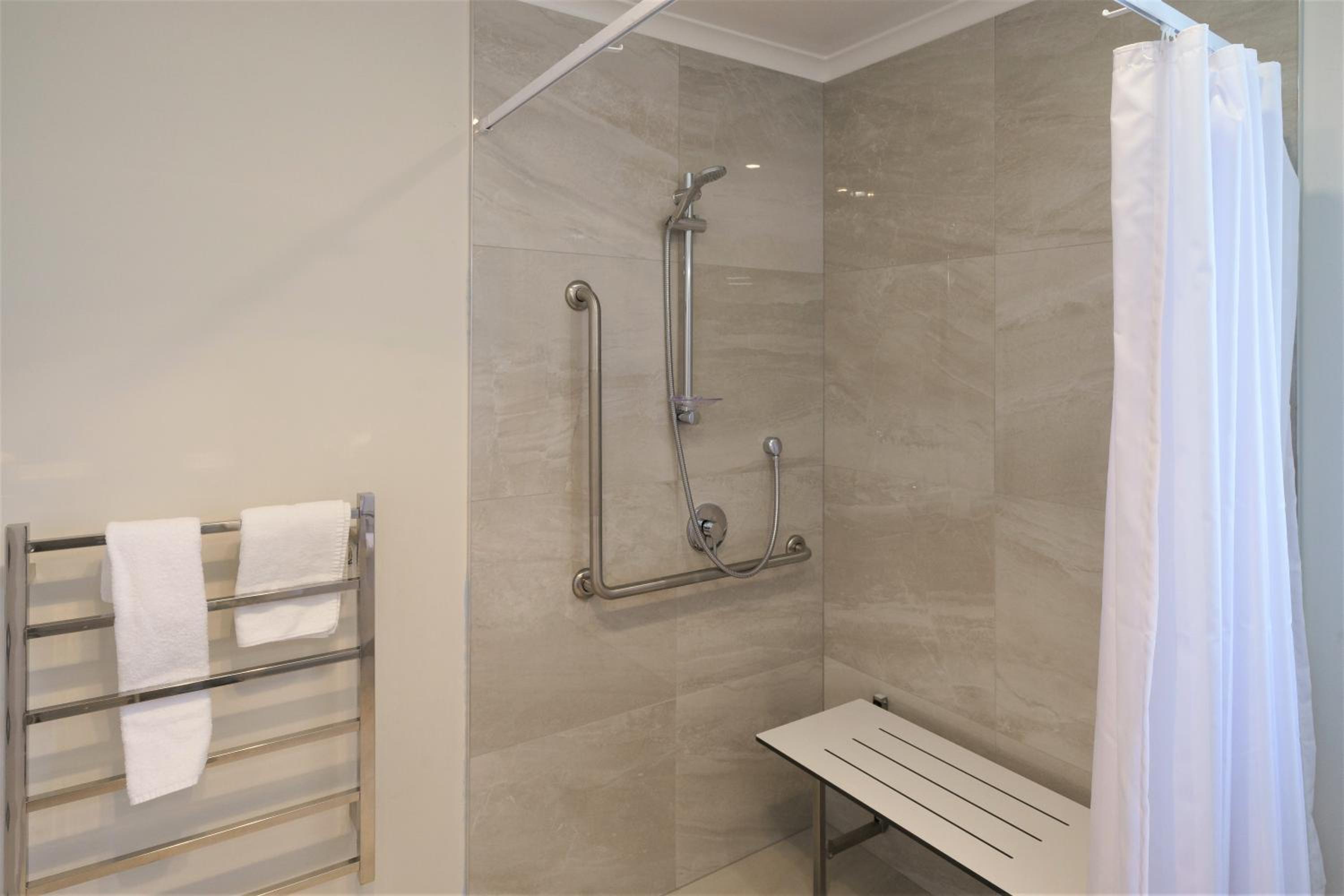 Two-Bedroom Apartment - Photo 5