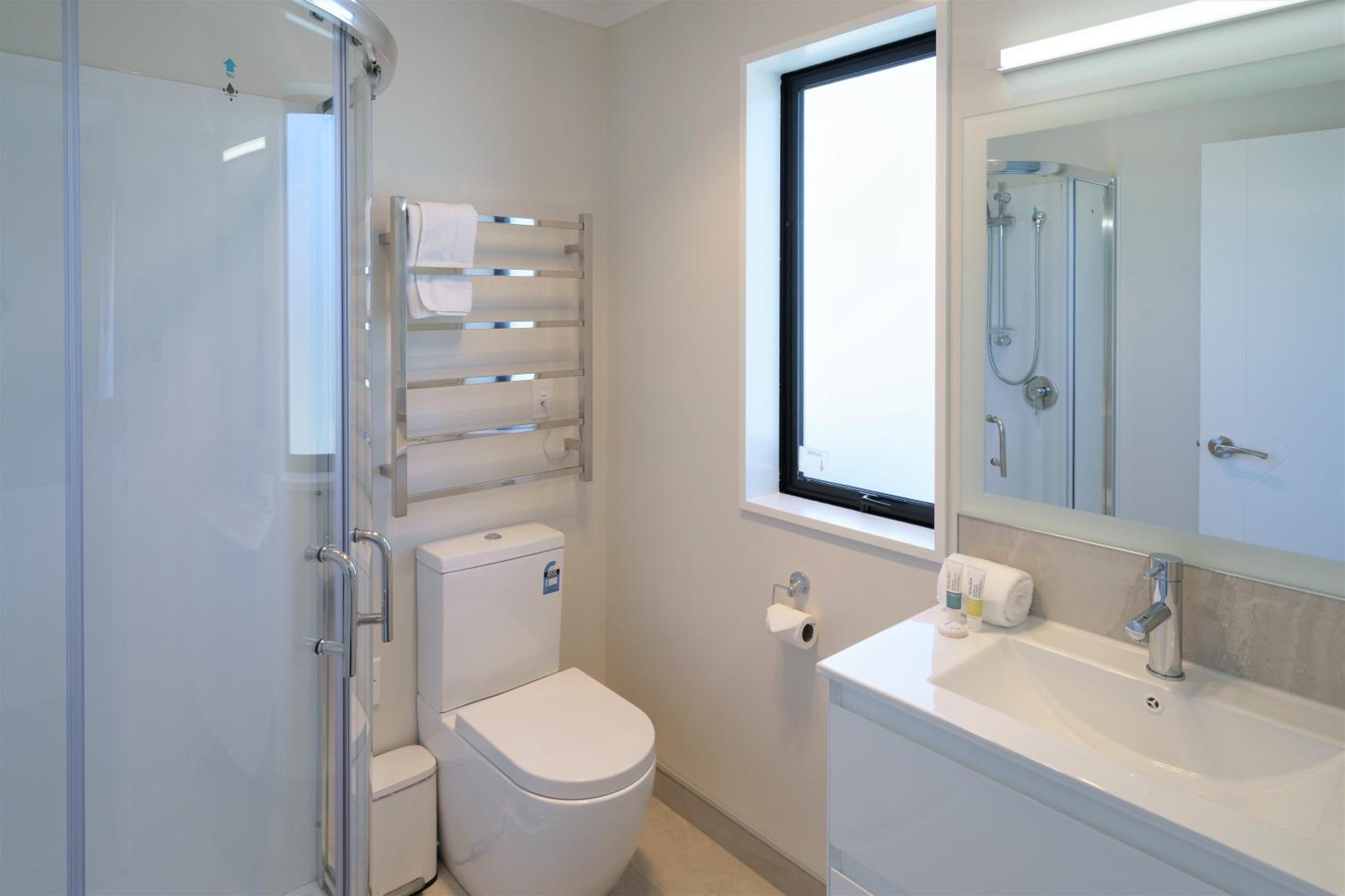 Three-Bedroom Apartment - Photo 10