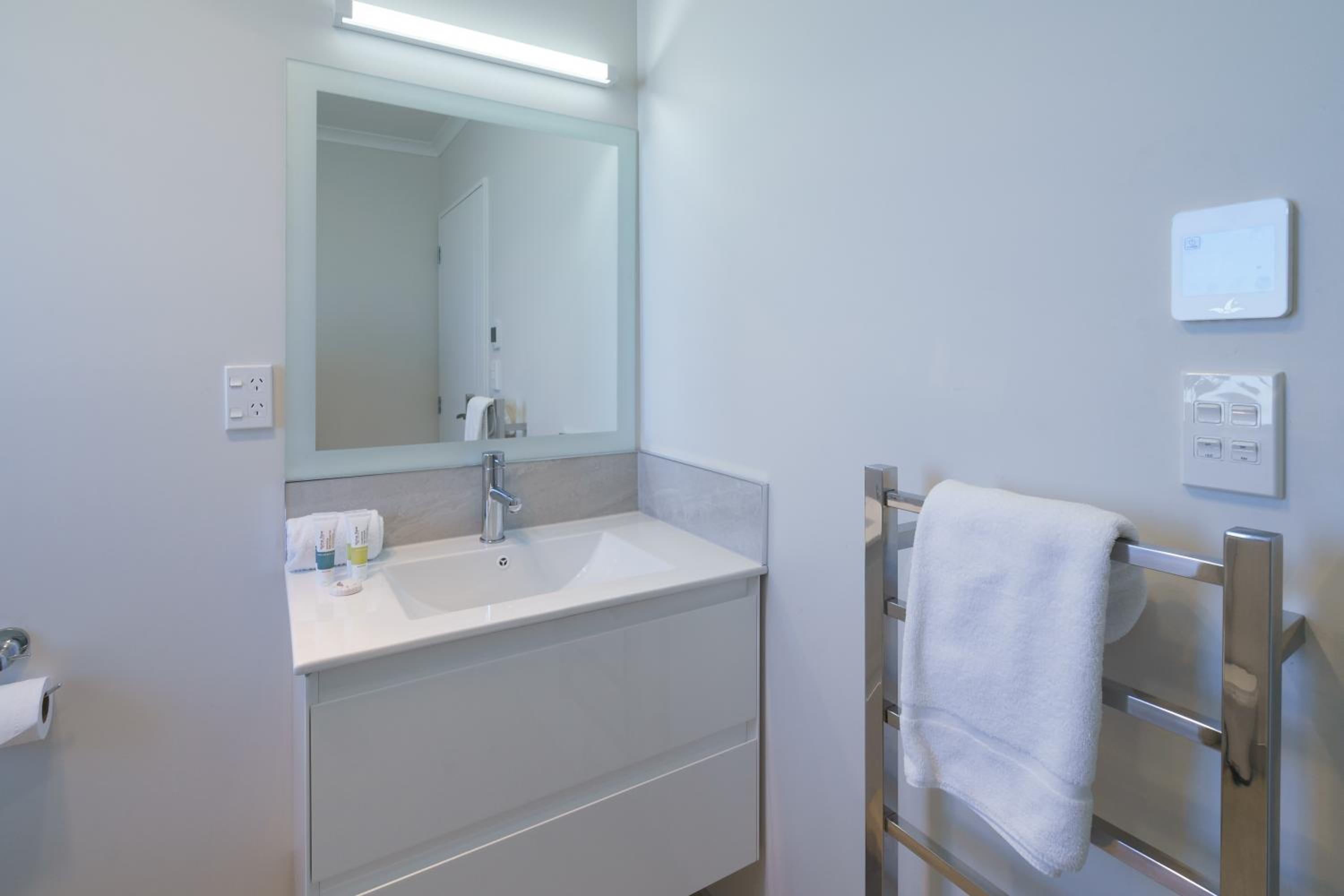 Three-Bedroom Apartment - Photo 9