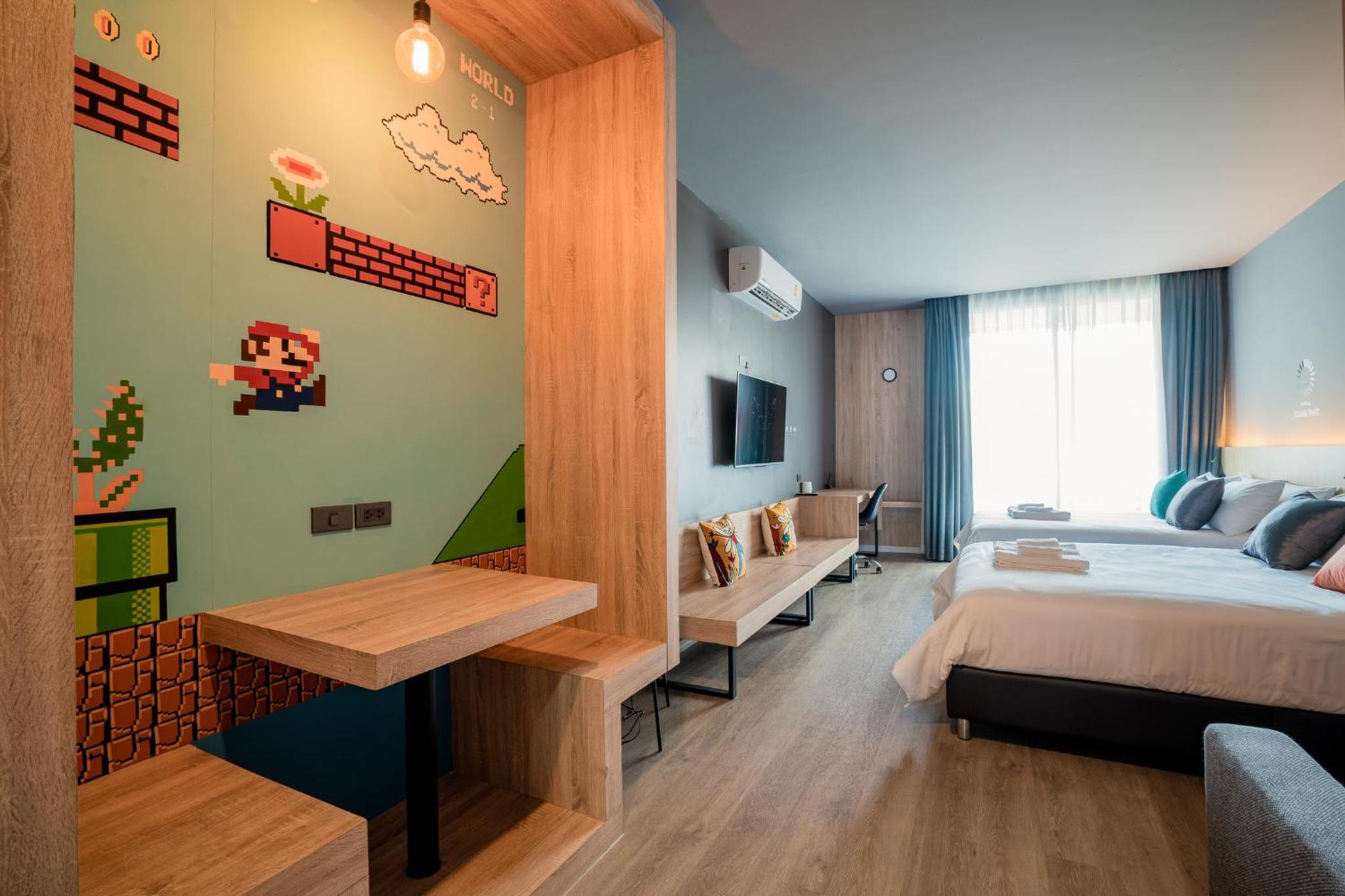 Family Suite with Balcony - Photo 21