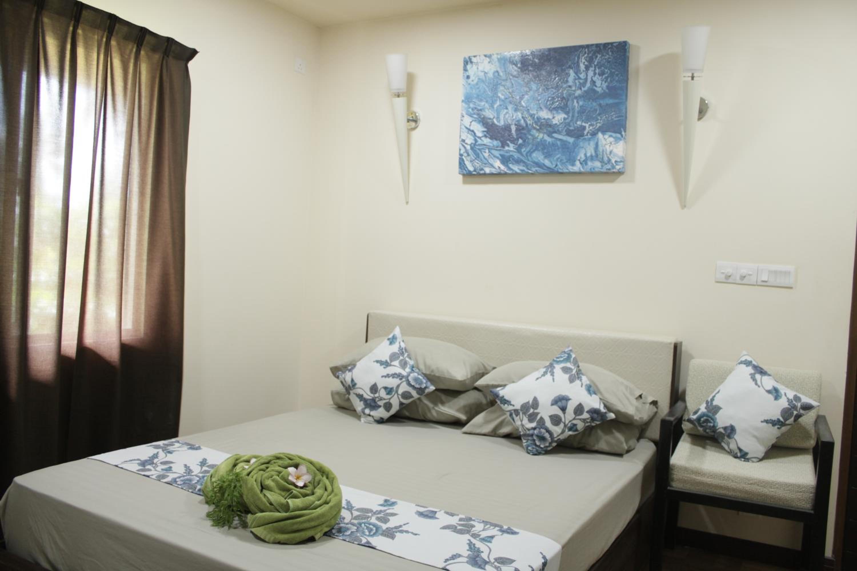Deluxe Room - Photo 6