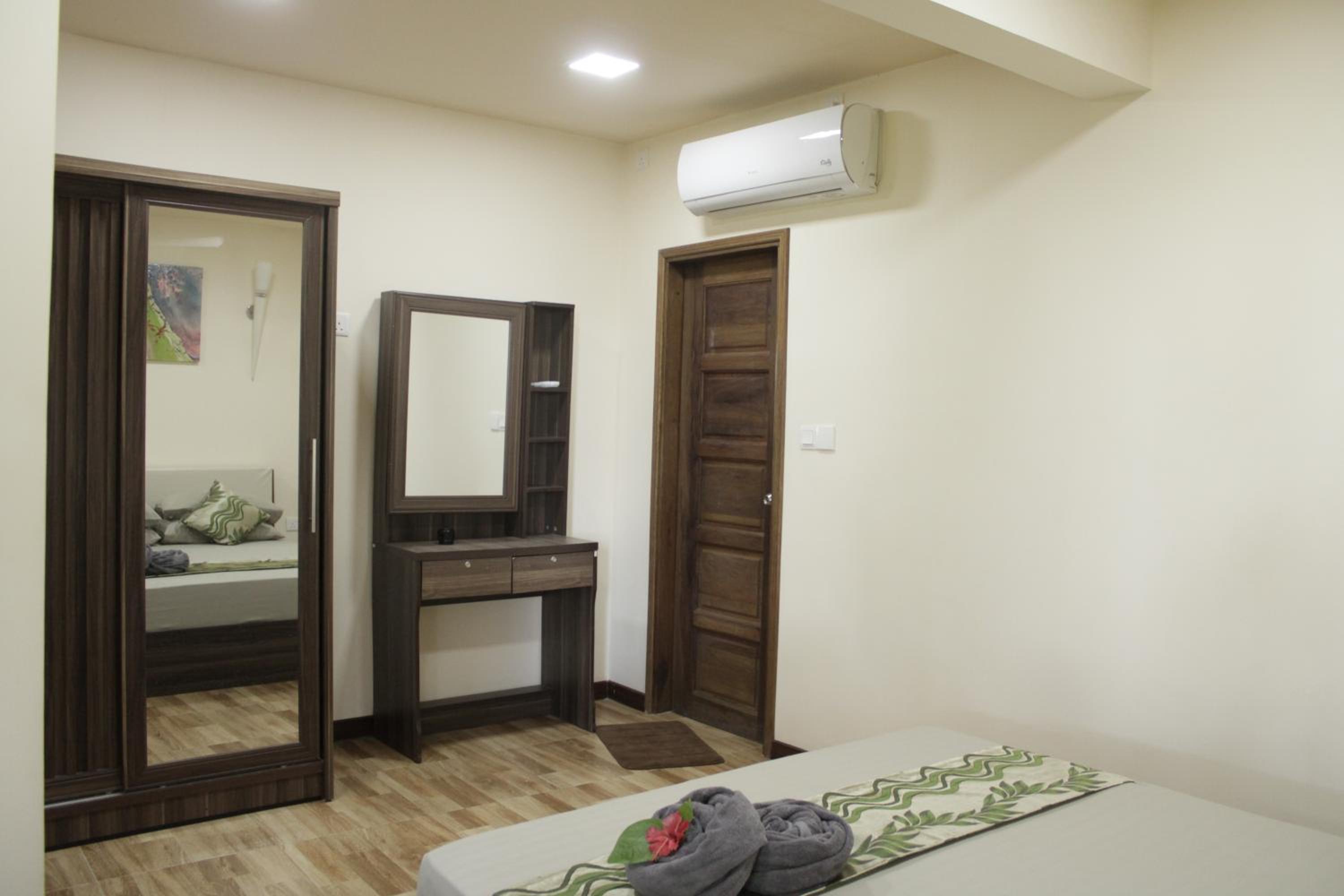 Deluxe Room - Photo 7
