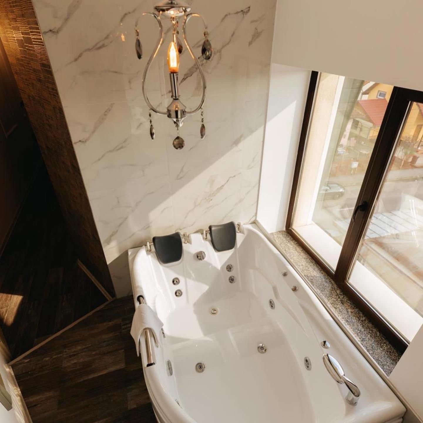 Studio with Spa Bath - Photo 3