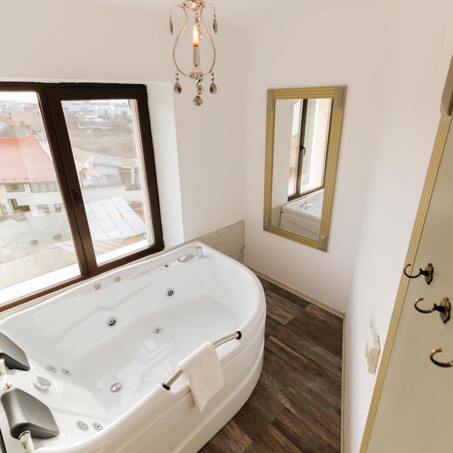 Studio with Spa Bath - Photo 4