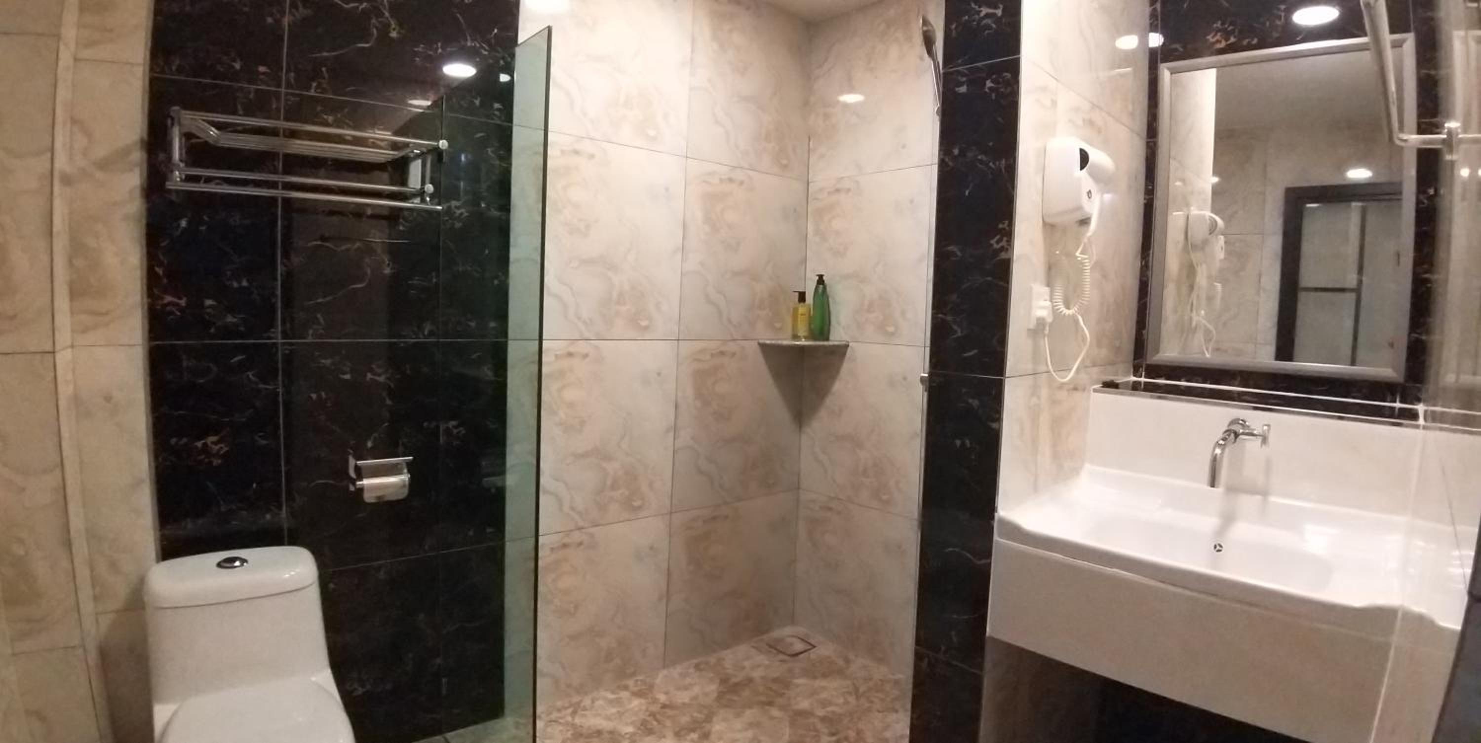 Superior Twin Room - Photo 11