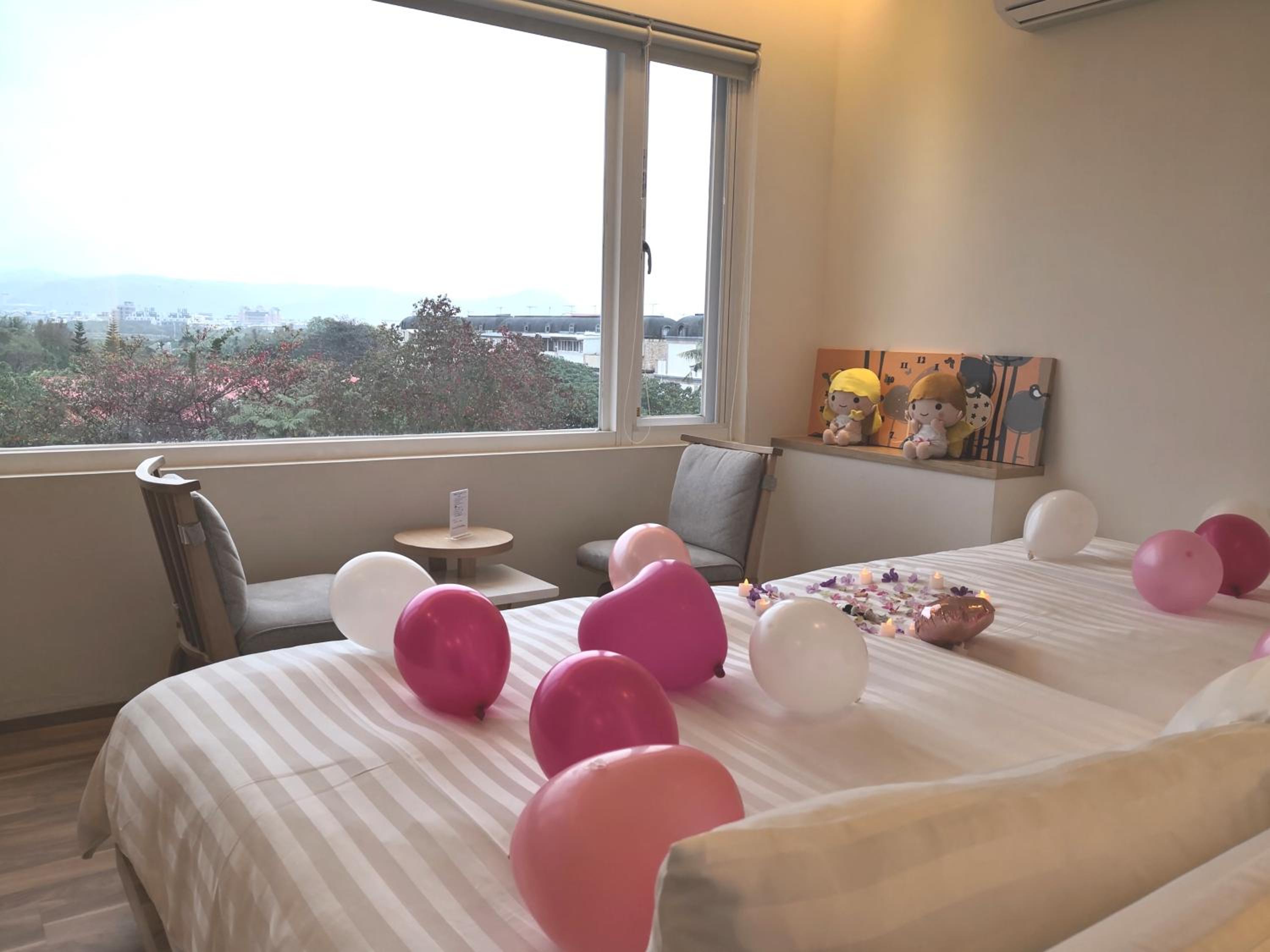 Quadruple Room with Mountain View photo 3