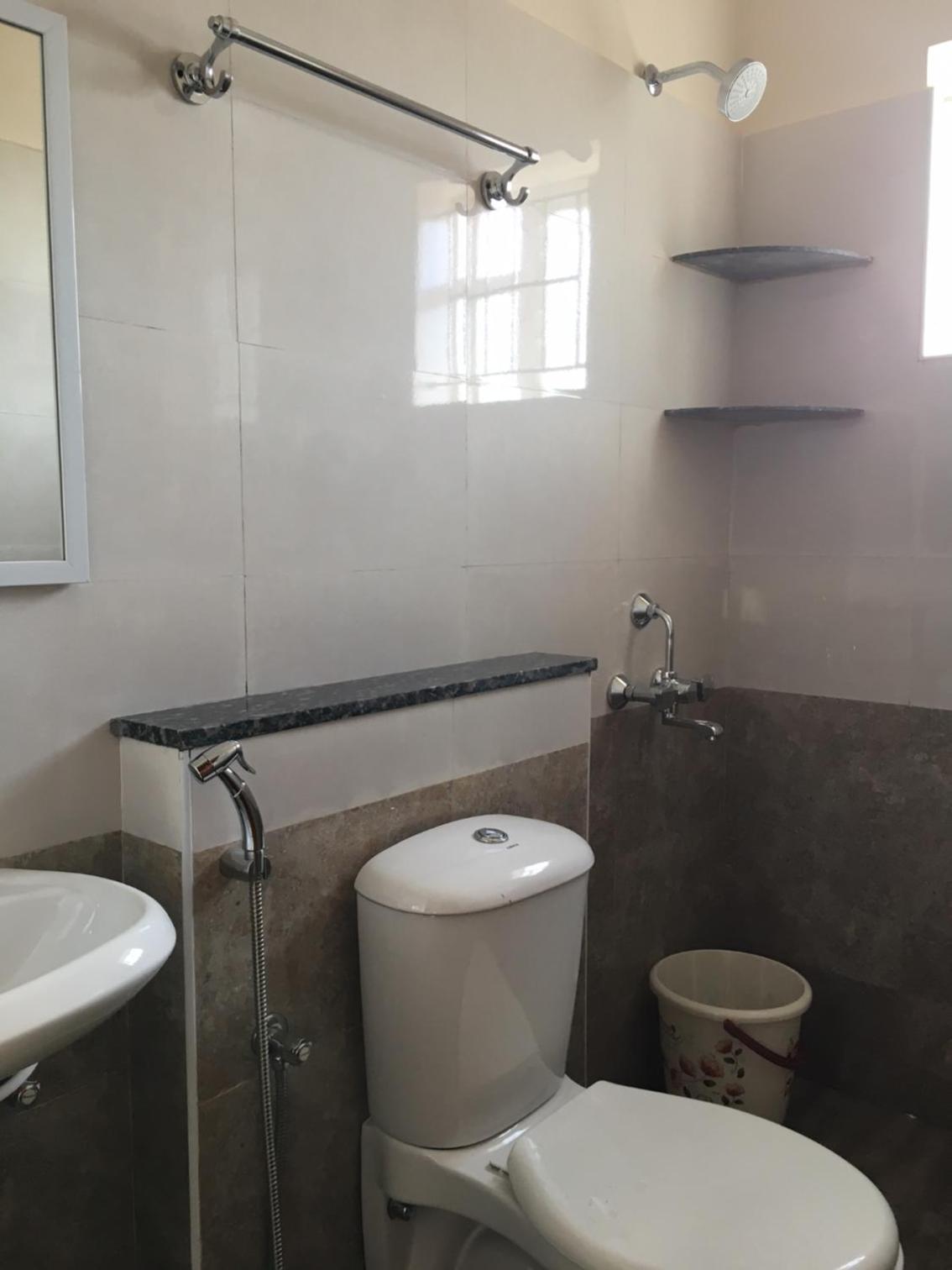 Standard Double Room with Fan - Photo 12