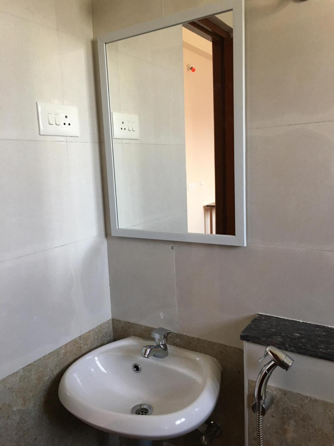 Standard Double Room with Fan - Photo 3