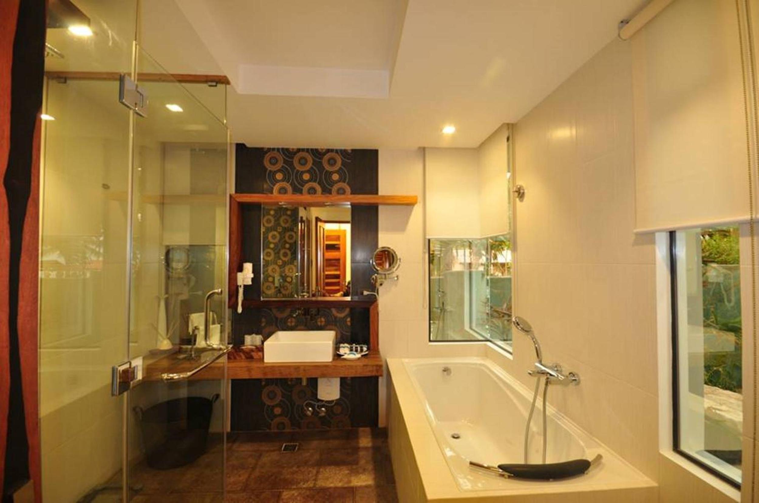 Three-Bedroom Villa - Photo 5