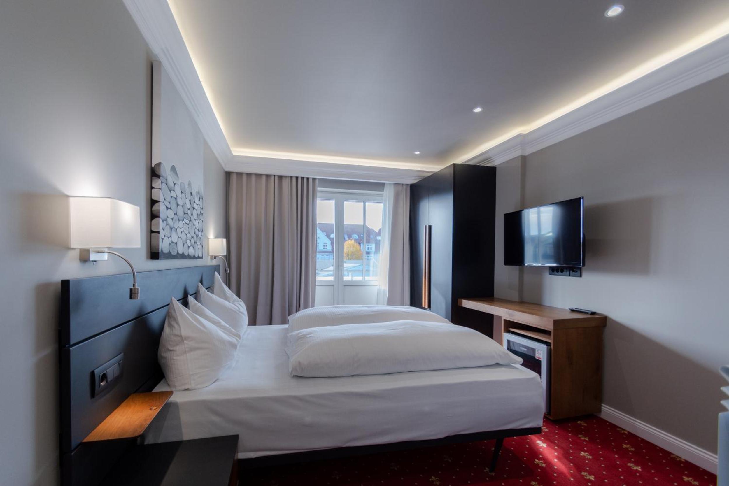 Double Room with Balcony - Photo 1