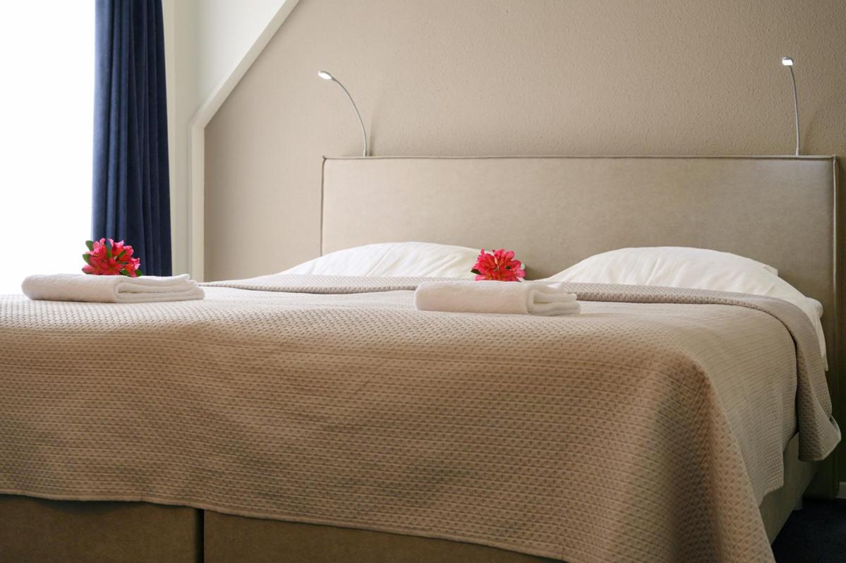 Standard Twin Room - Photo 4