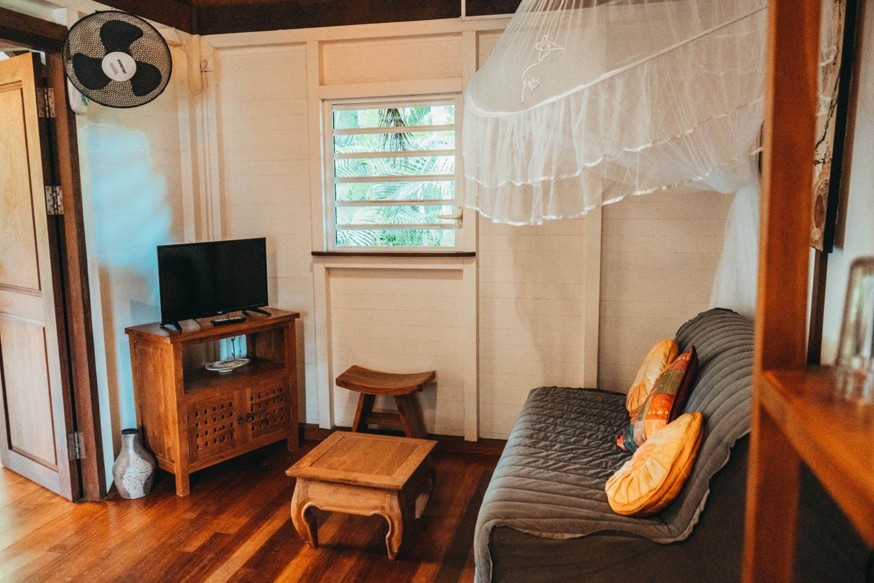 One-Bedroom Bungalow - Photo 1