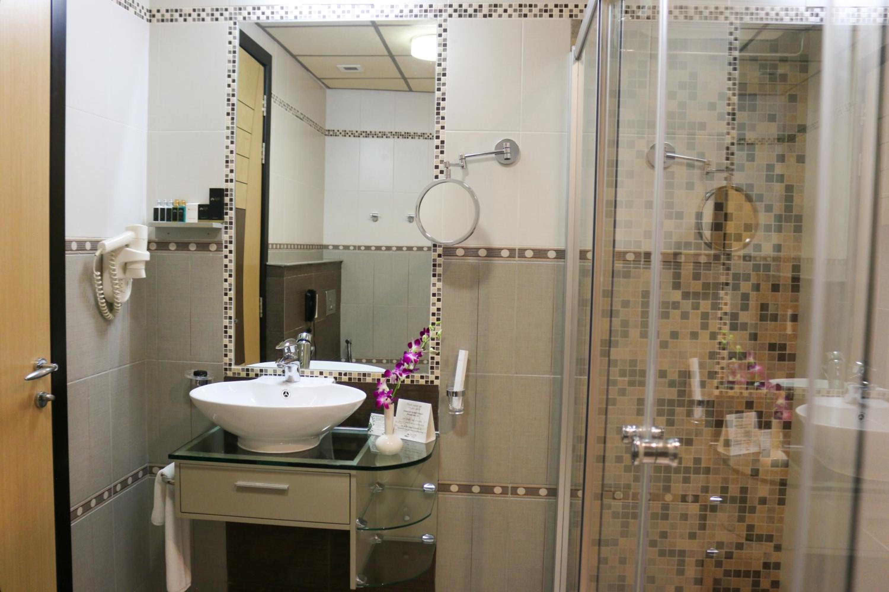 One-Bedroom Crystal Suite  - Photo 6