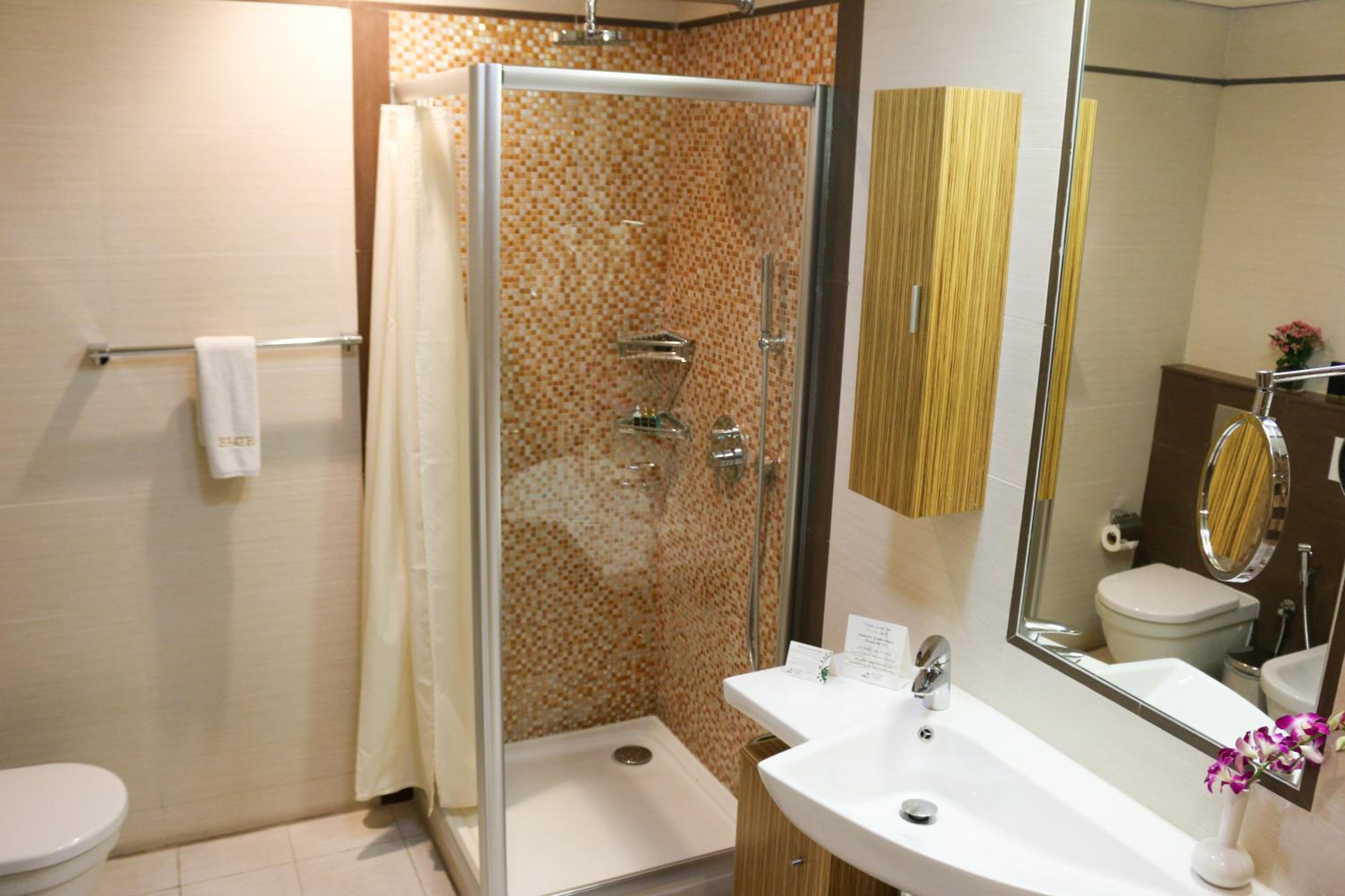 One-Bedroom Royal Suite - Photo 5