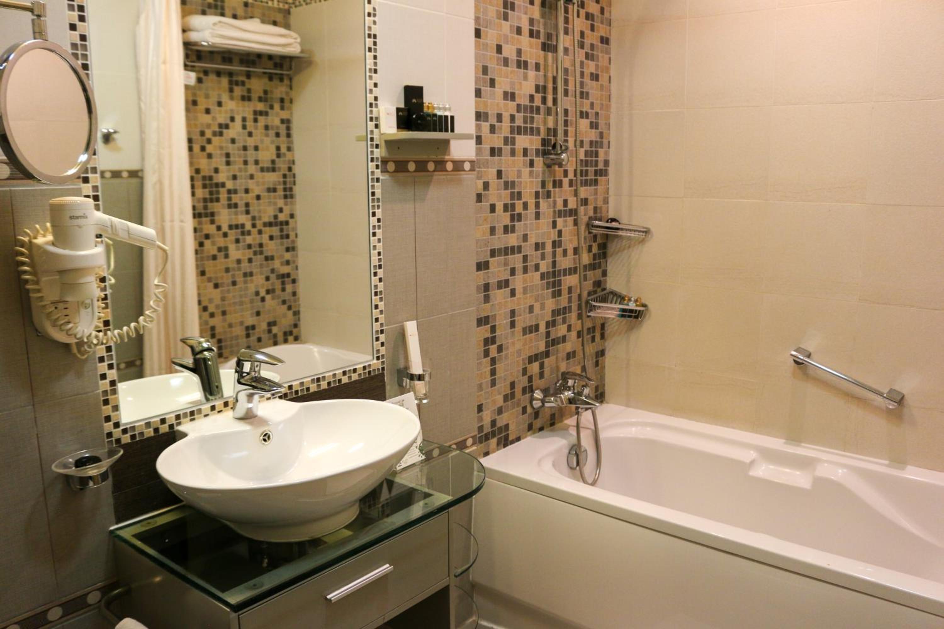 Two-Bedroom Royal Suite  - Photo 4