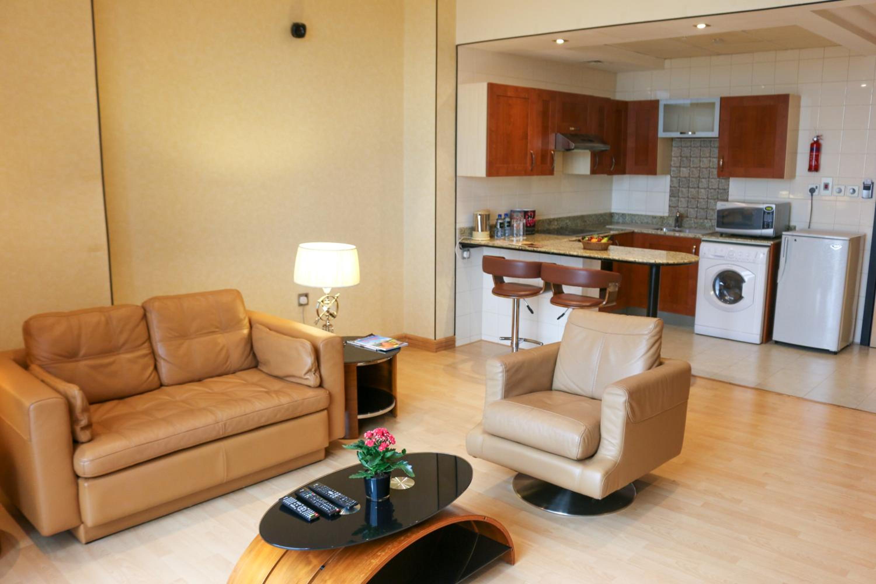 One-Bedroom Royal Suite - Photo 4