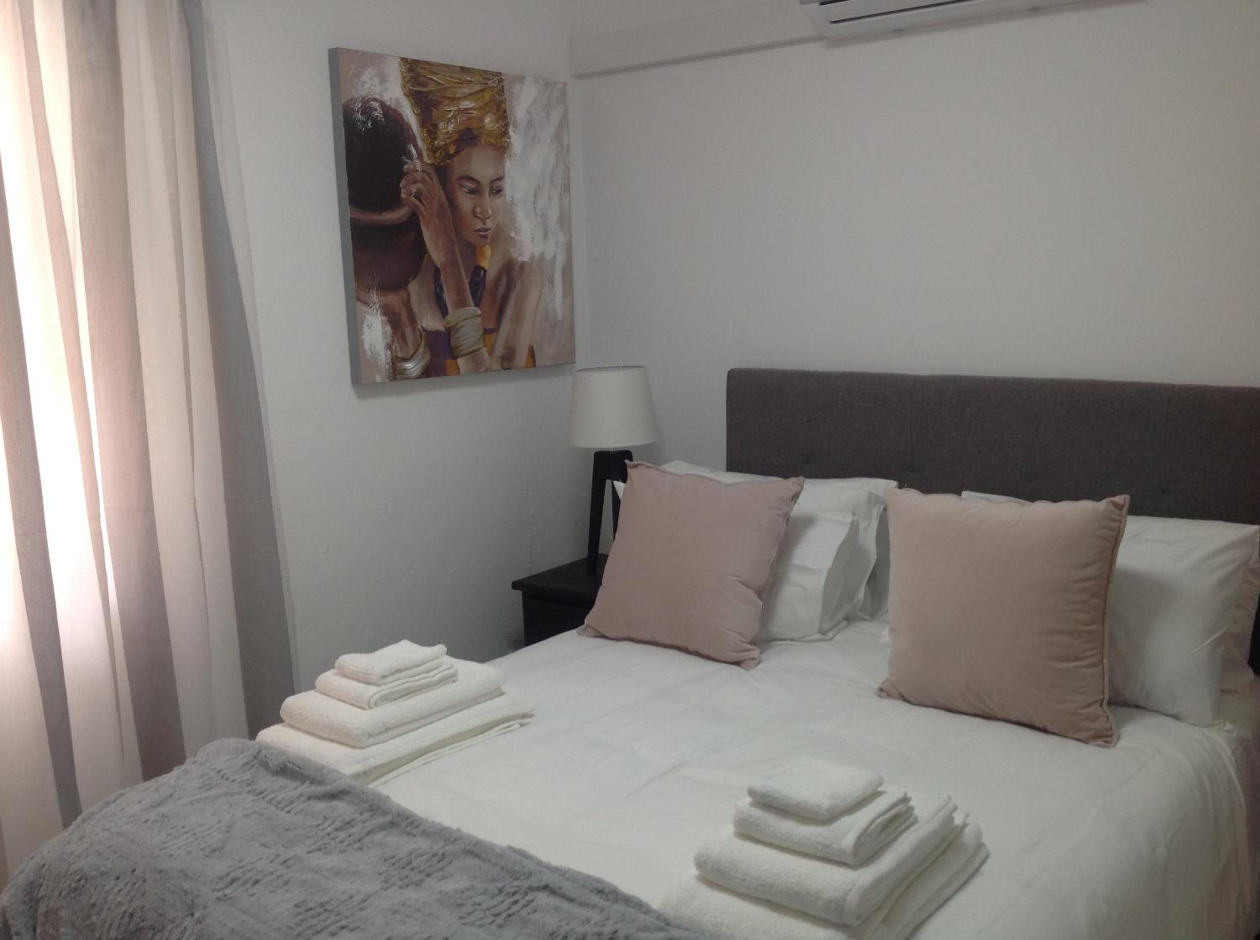 Double Room with Balcony - Photo 3