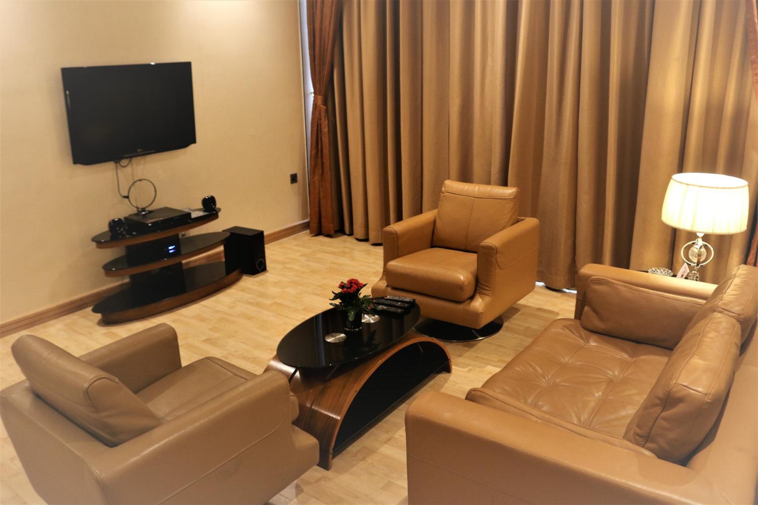 One-Bedroom Crystal Suite  - Photo 3