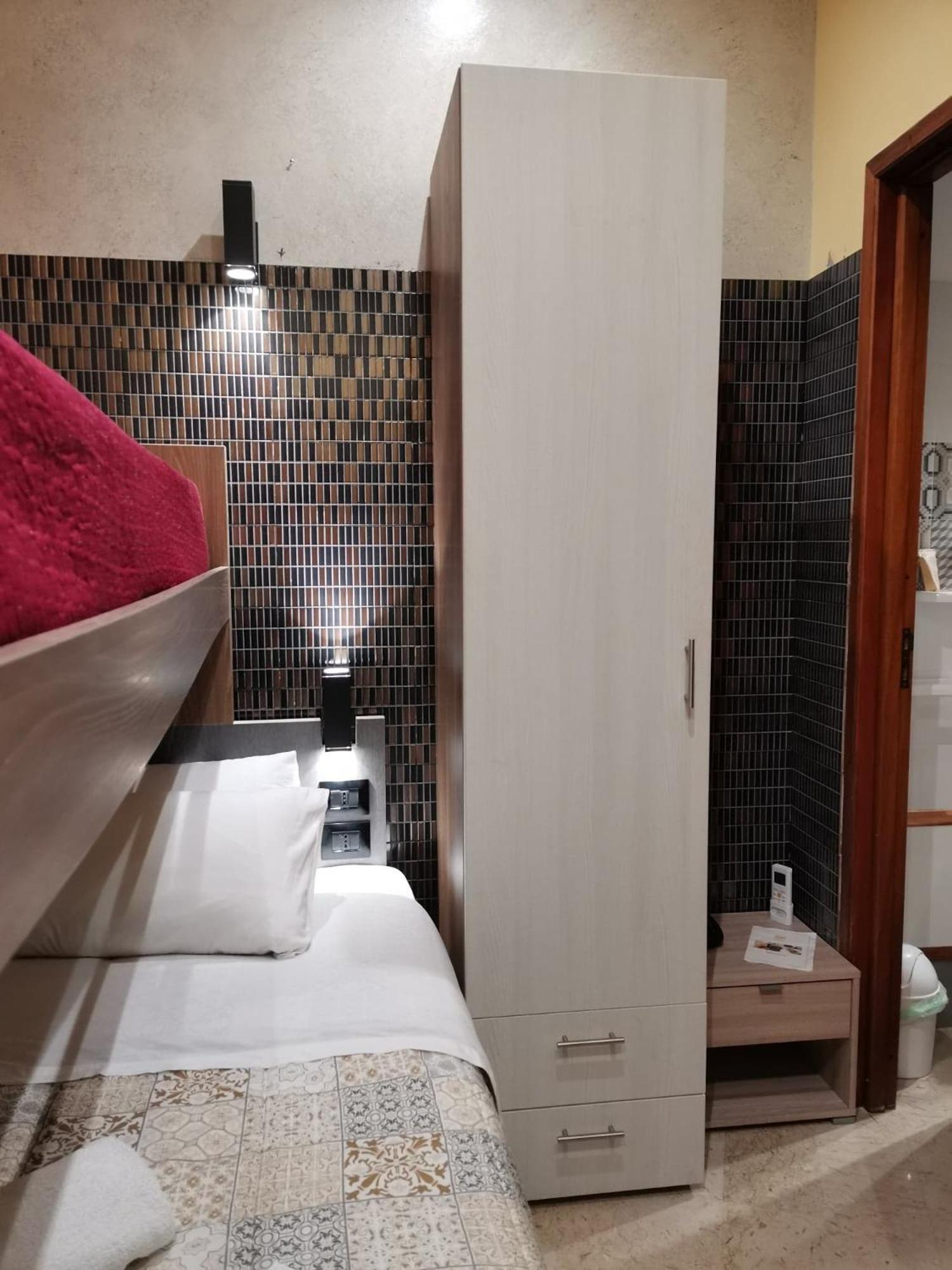 Single Room photo 2