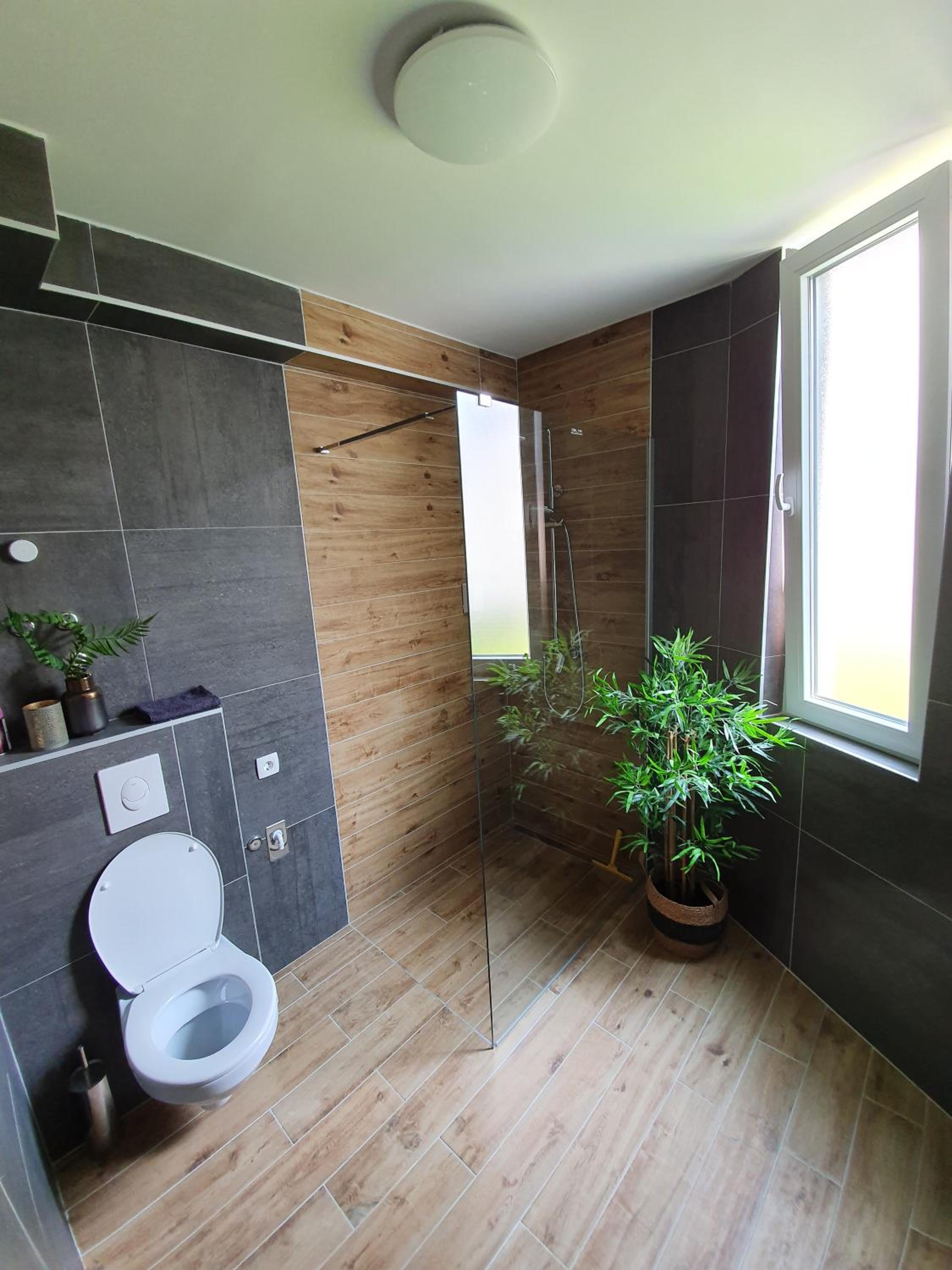 One-Bedroom Apartment with Balcony and Sea View - First Floor - Photo 12