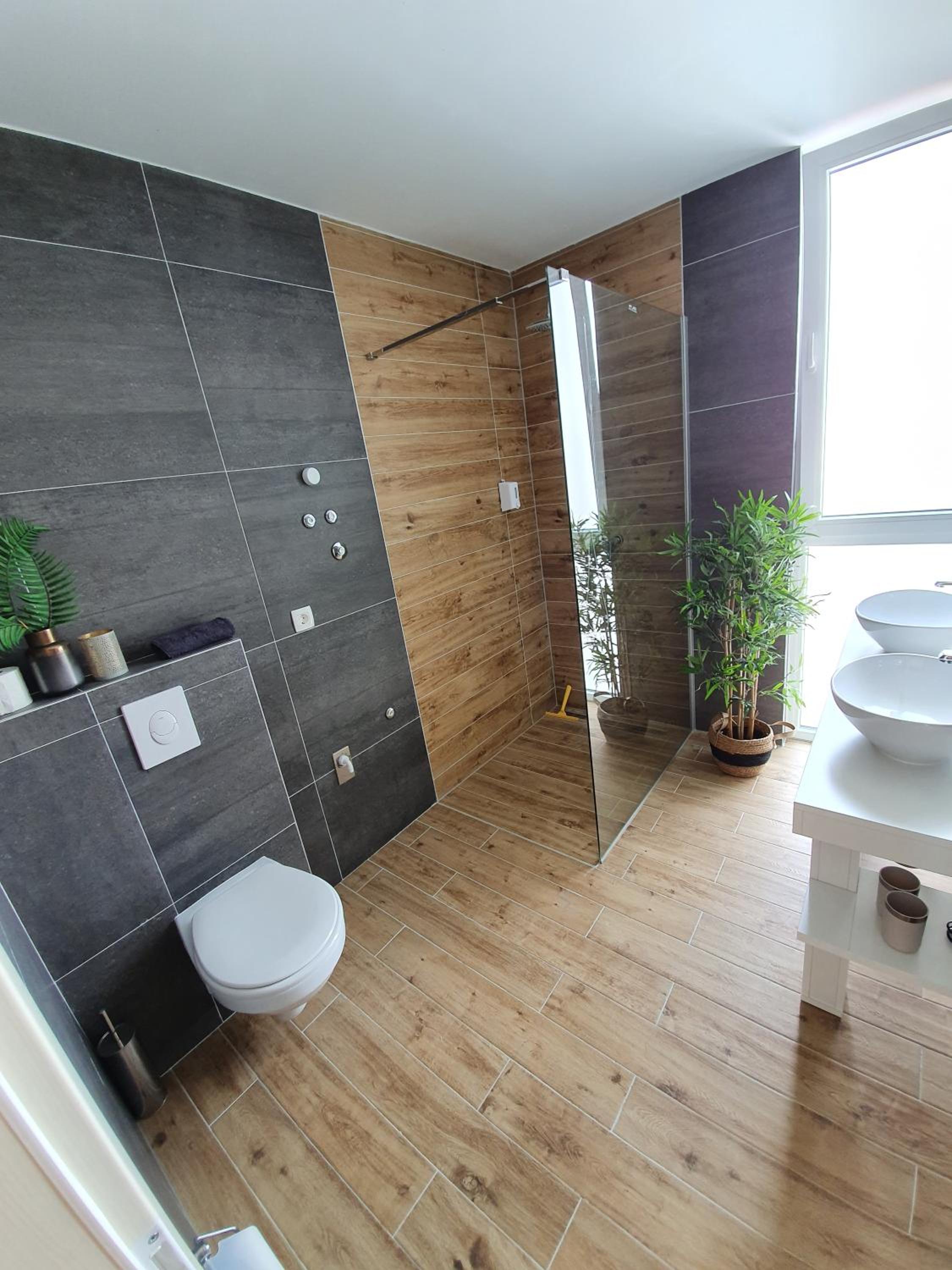 One-Bedroom Apartment with Balcony and Sea View - First Floor - Photo 20
