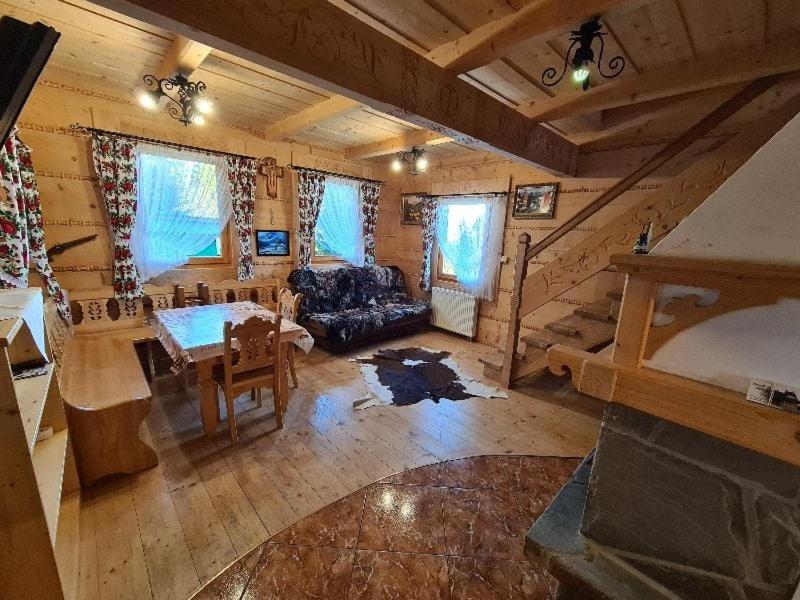 Three-Bedroom House photo 3
