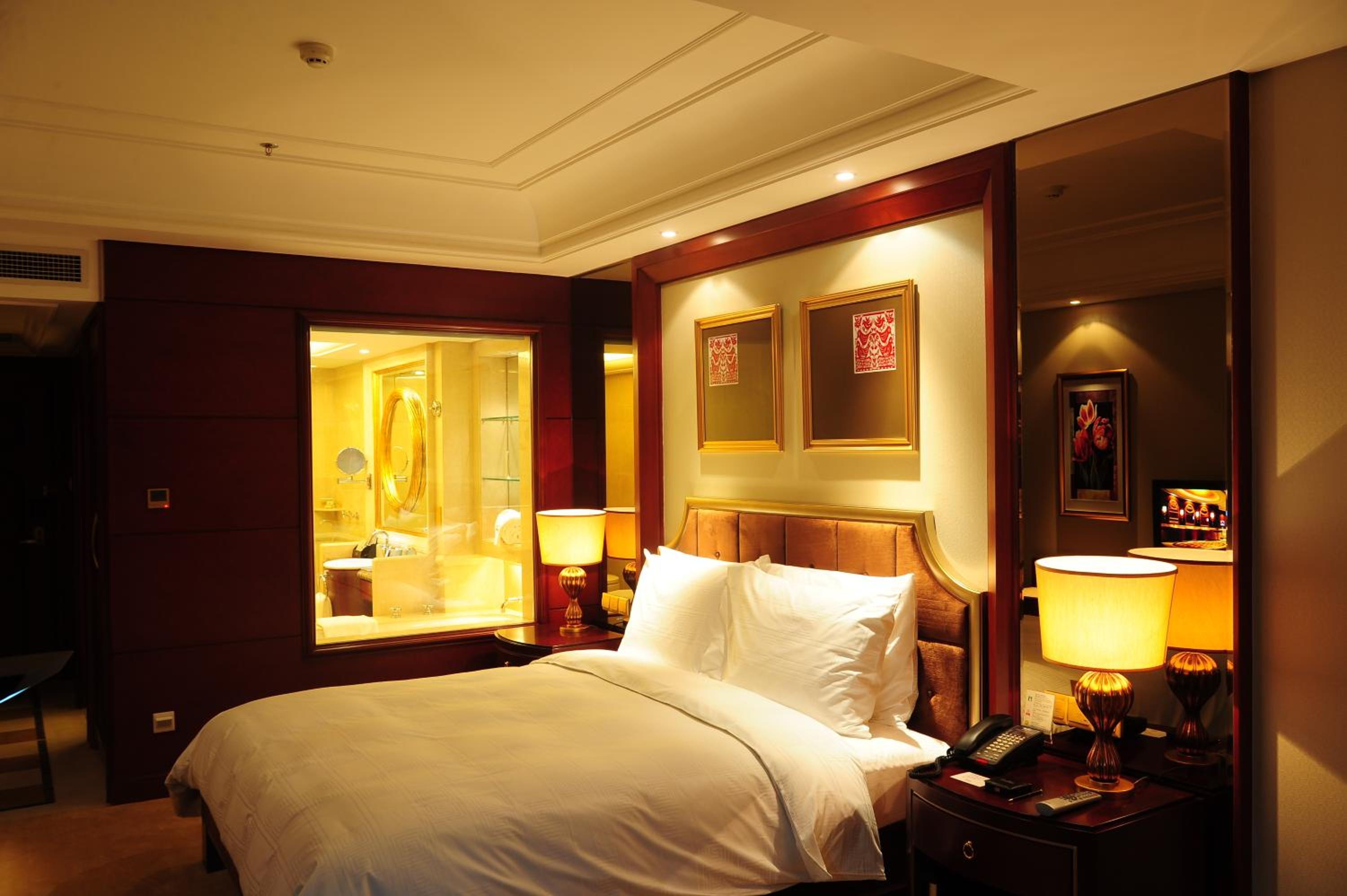 Double Room without Window photo 2