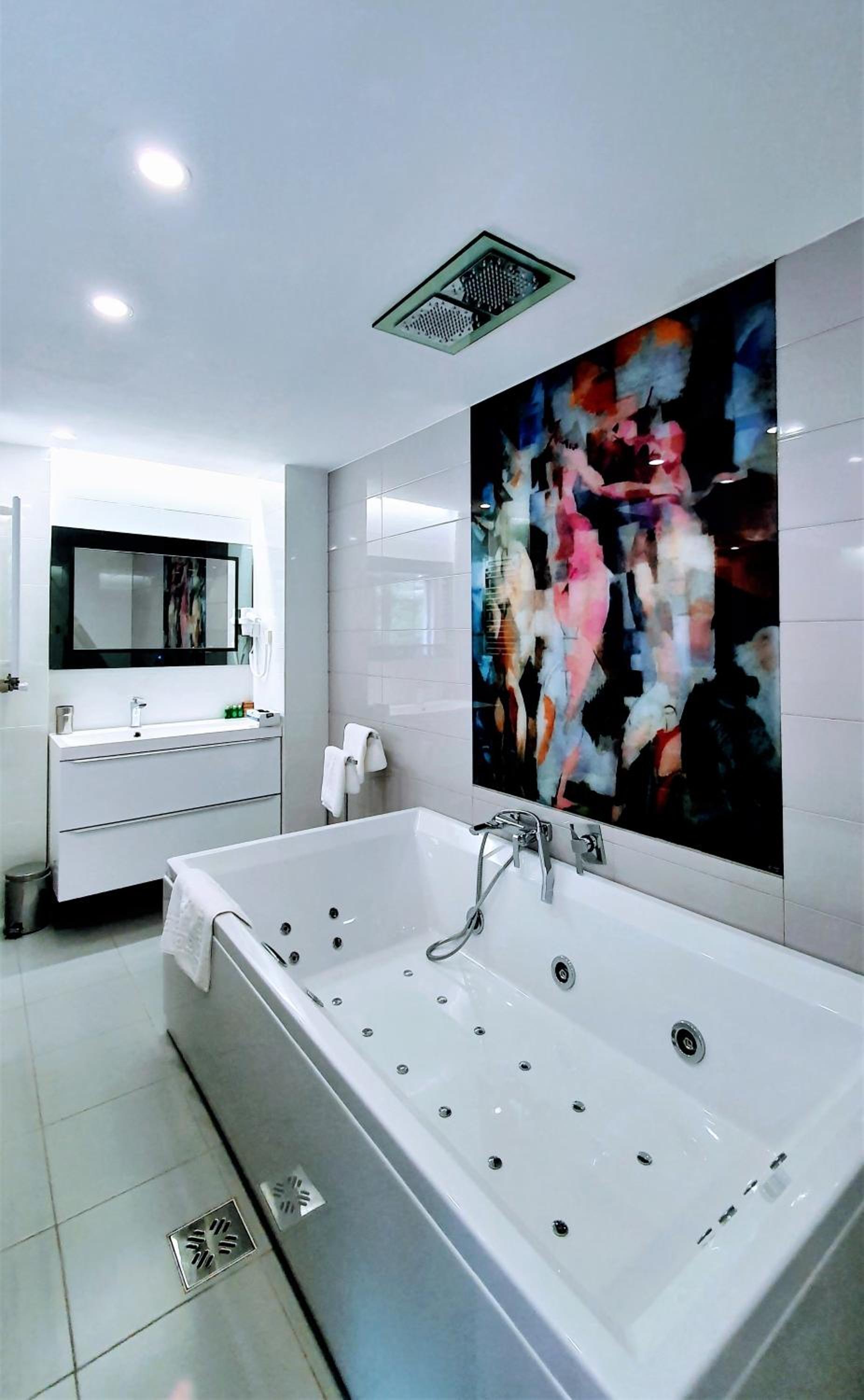 Queen Room with Spa Bath photo 2