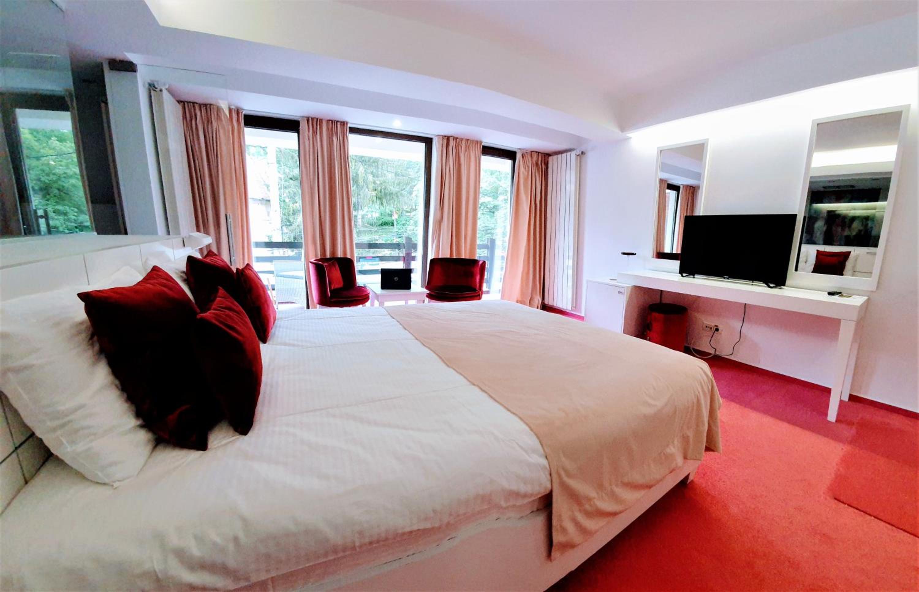 Queen Room with Spa Bath photo 3
