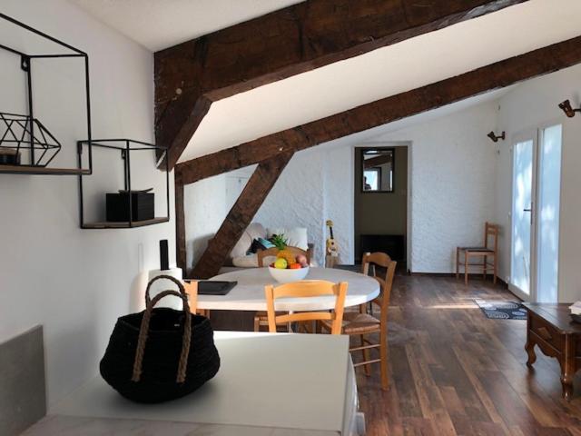 Apartment with Mountain View - Photo 5