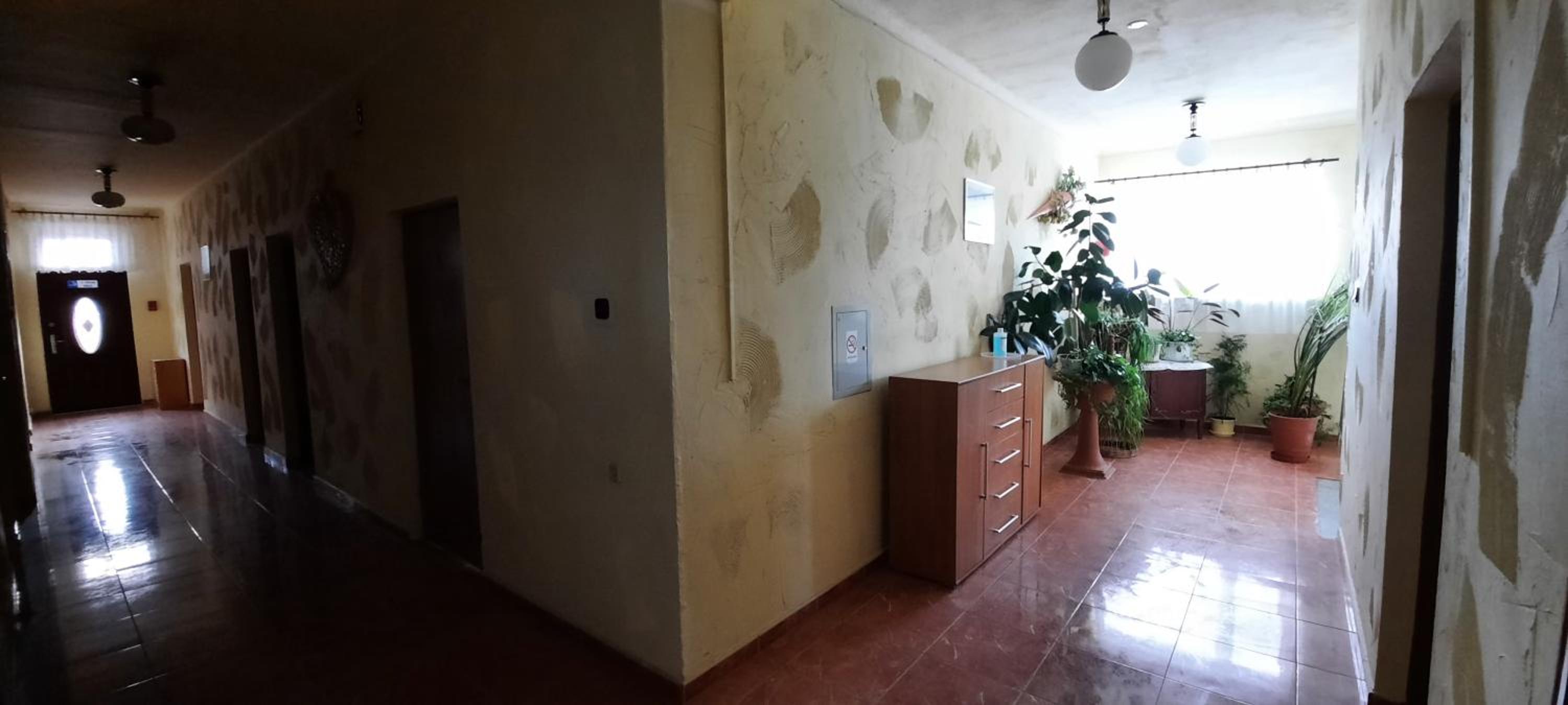Double or Twin Room with Private Bathroom - Photo 3